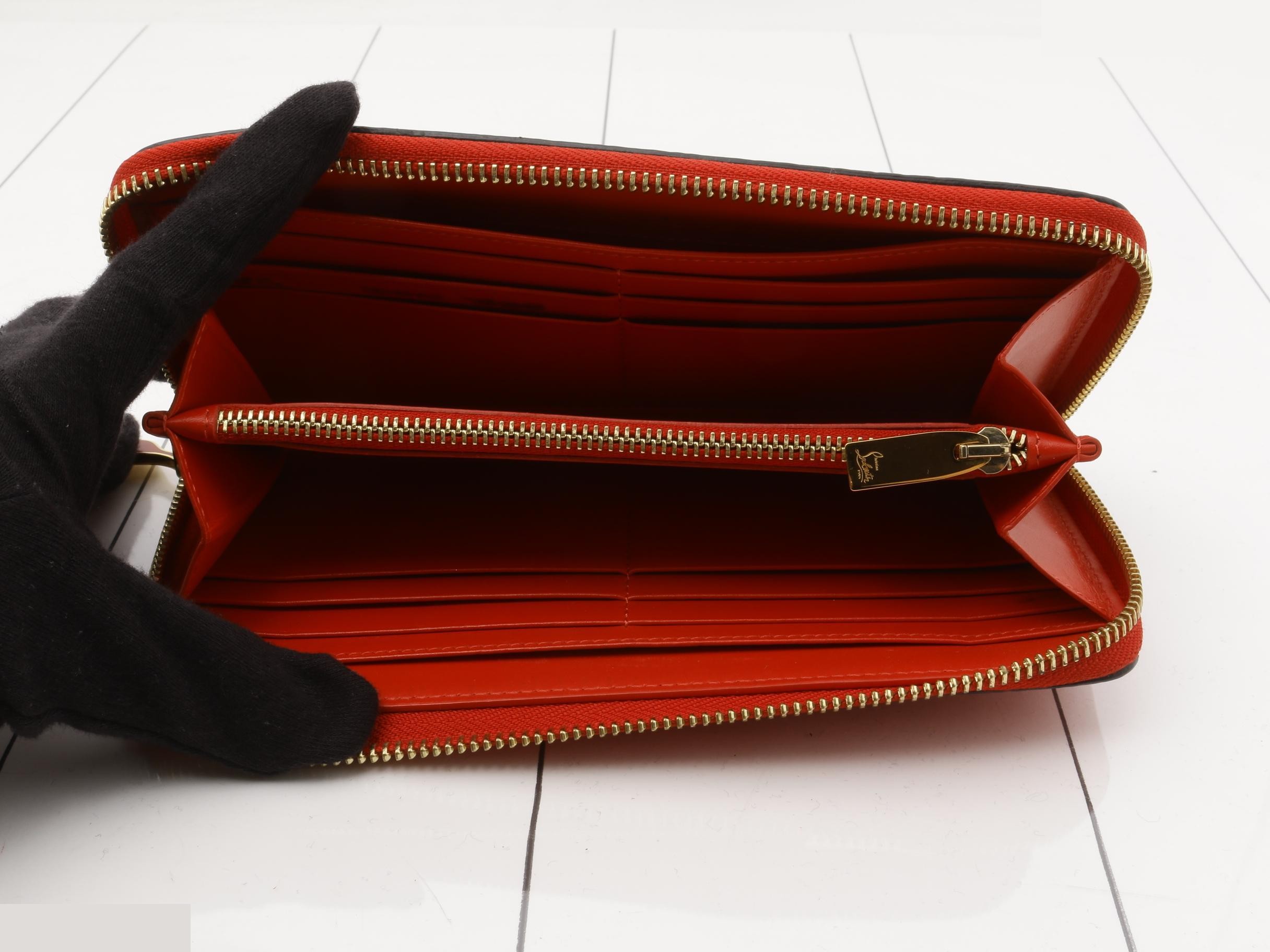 Other lines: Bags and Wallets — view 4