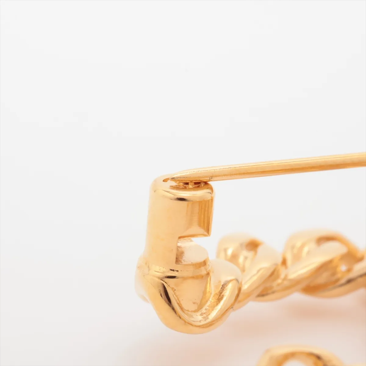 Coco Mark B20K Brooch, GP x Faux Pearl, Gold, — view 3