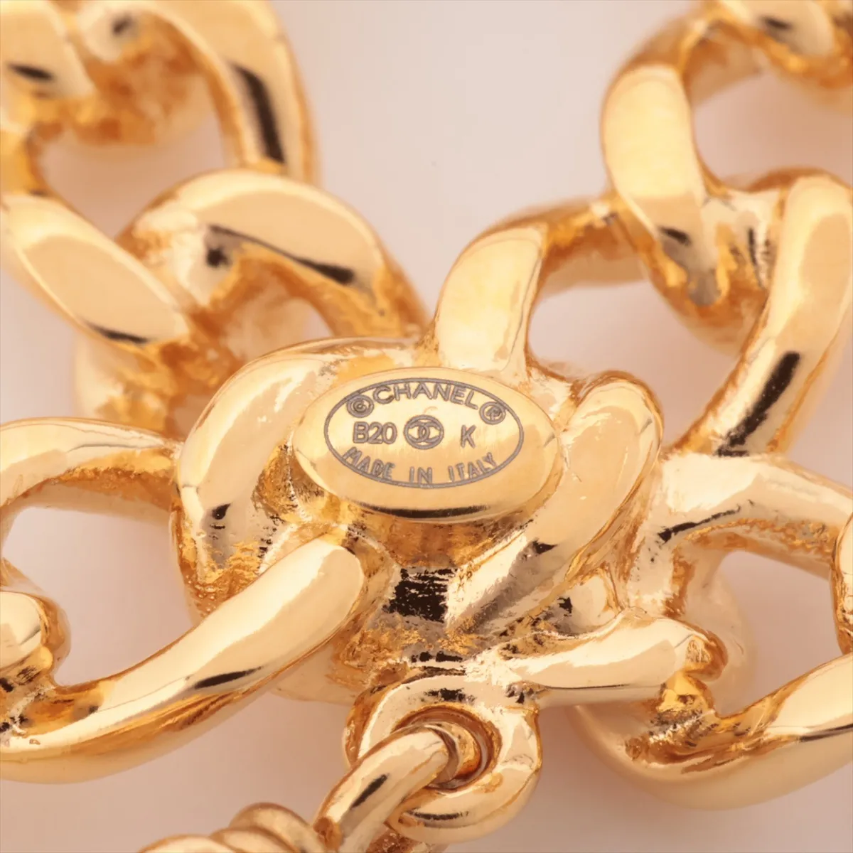 Coco Mark B20K Brooch, GP x Faux Pearl, Gold, — view 4