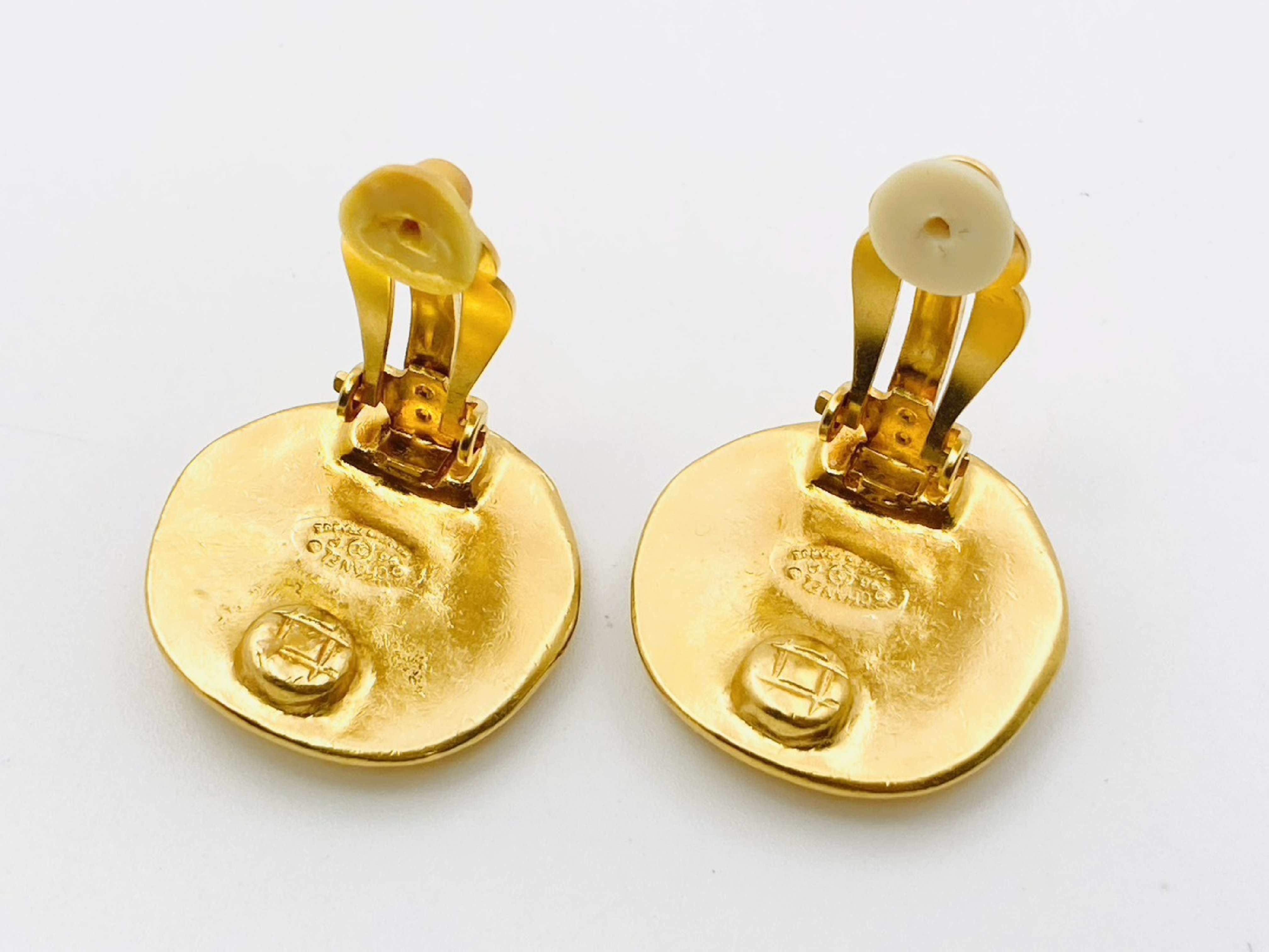 Coco Mark Earrings 96P Gold Earrings — view 3