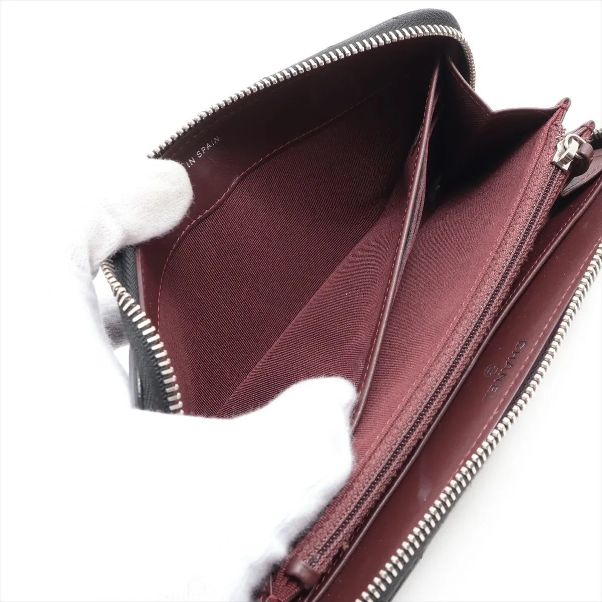 V-stitch lambskin round zip wallet, black with silver hardware, 25022793 — view 4