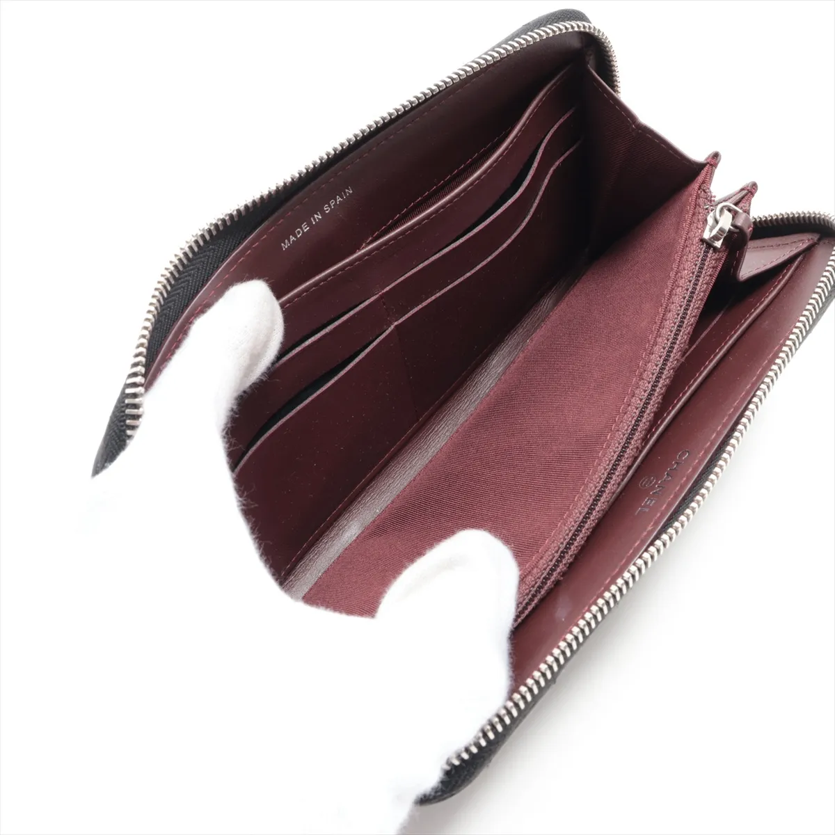 V-stitch lambskin round zip wallet, black with silver hardware, 25022793 — view 5