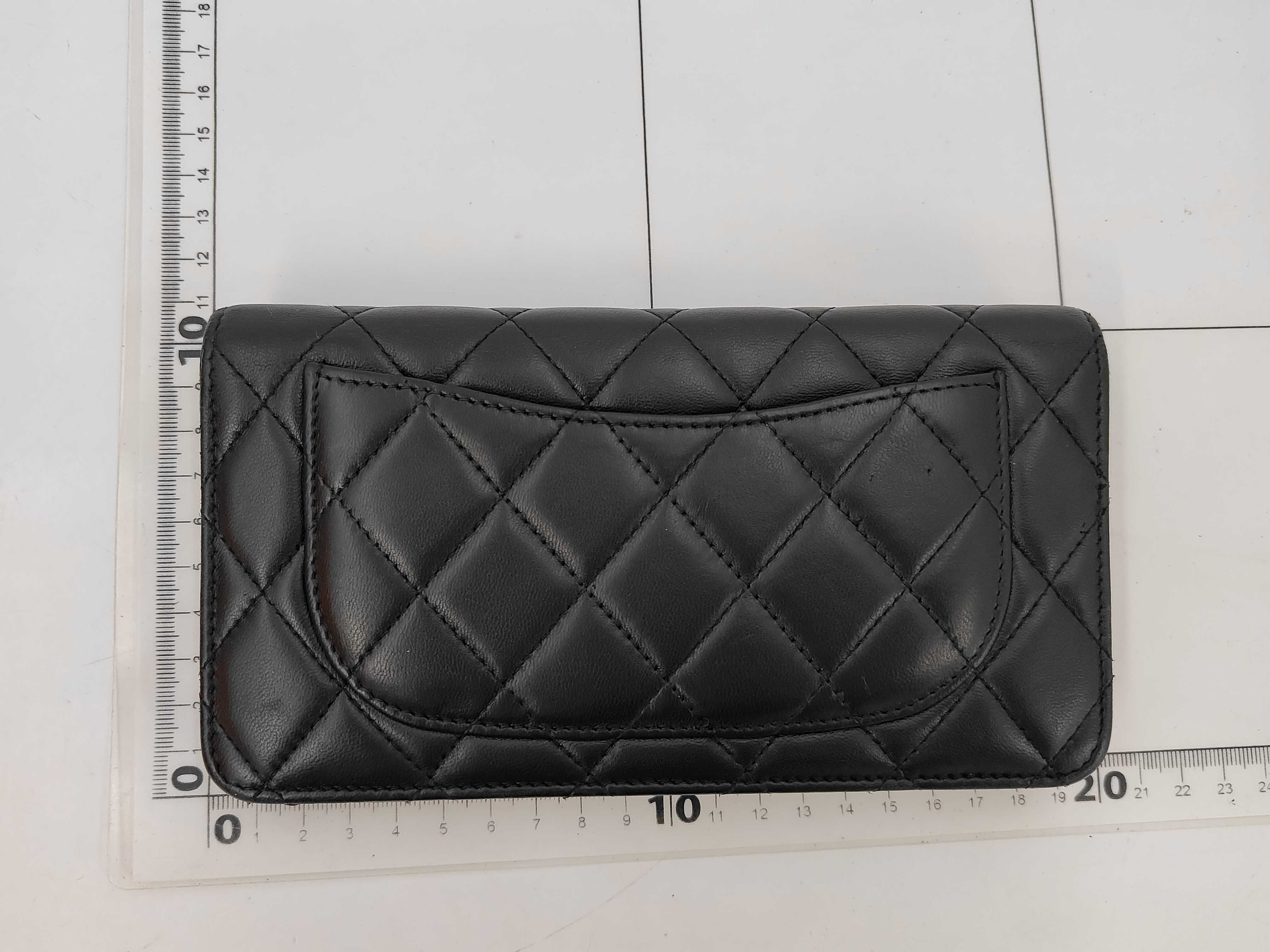 Matelassé Leather Bi-fold Long Wallet (Serial Number) — view 2