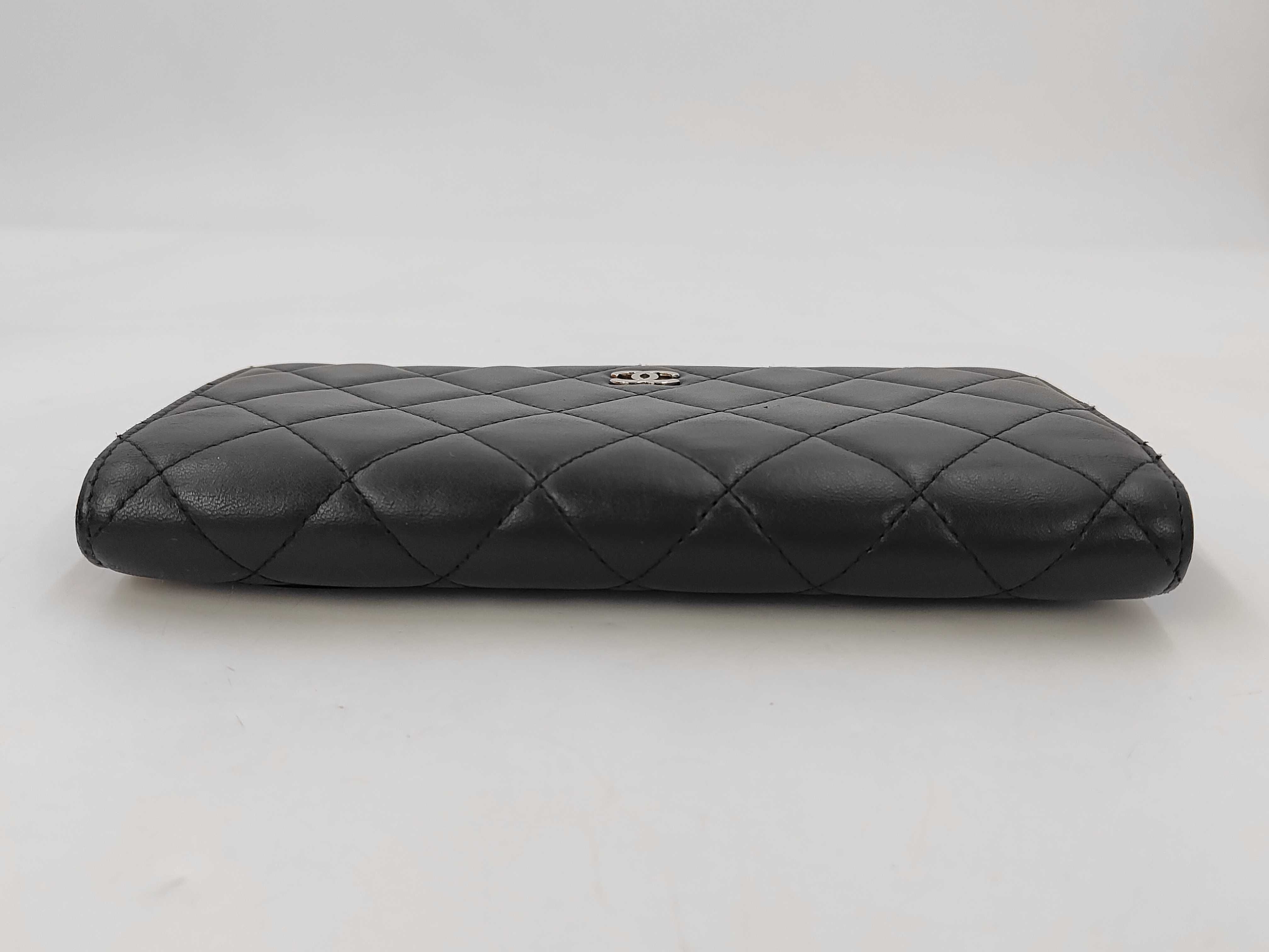 Matelassé Leather Bi-fold Long Wallet (Serial Number) — view 6