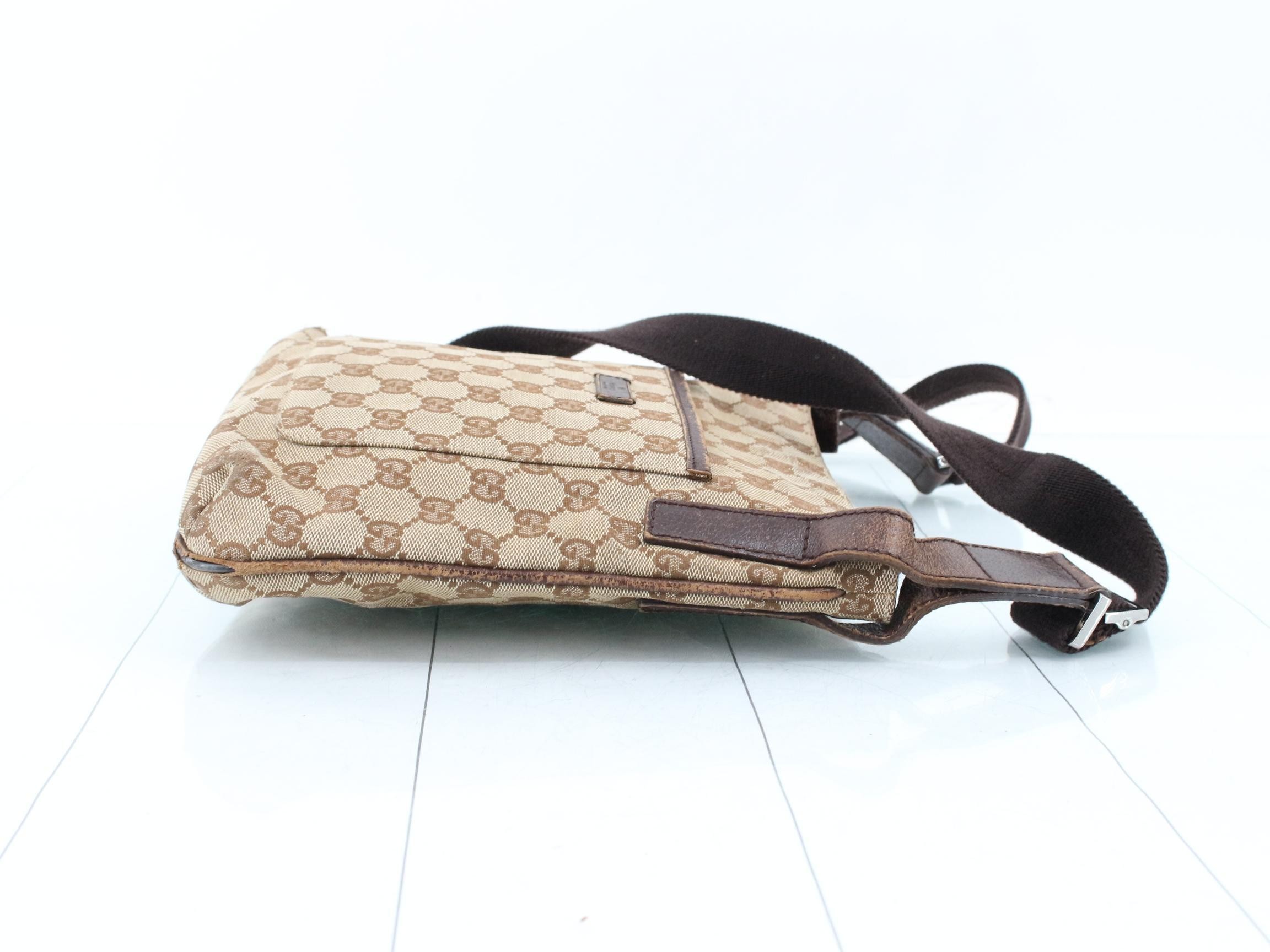 GG Canvas Shoulder Bag — view 3