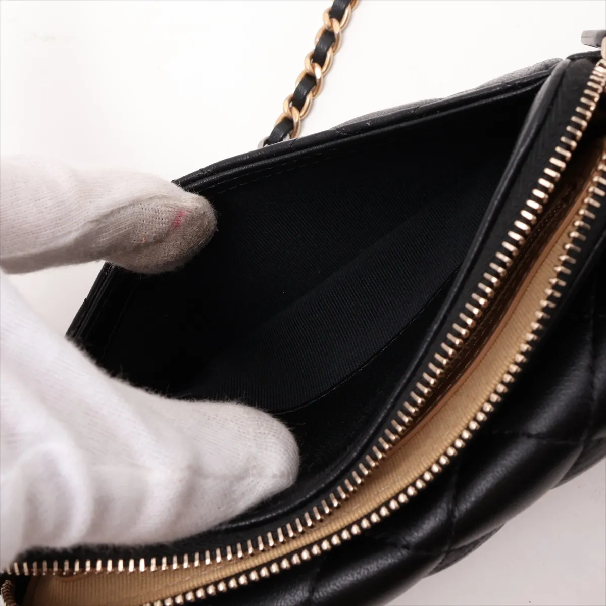 [Individually packaged] Chanel Matelassé Lambskin Chain Shoulder Bag, Black with Gold and Gunmetal Hardware, 31713141, Series 31 — view 7