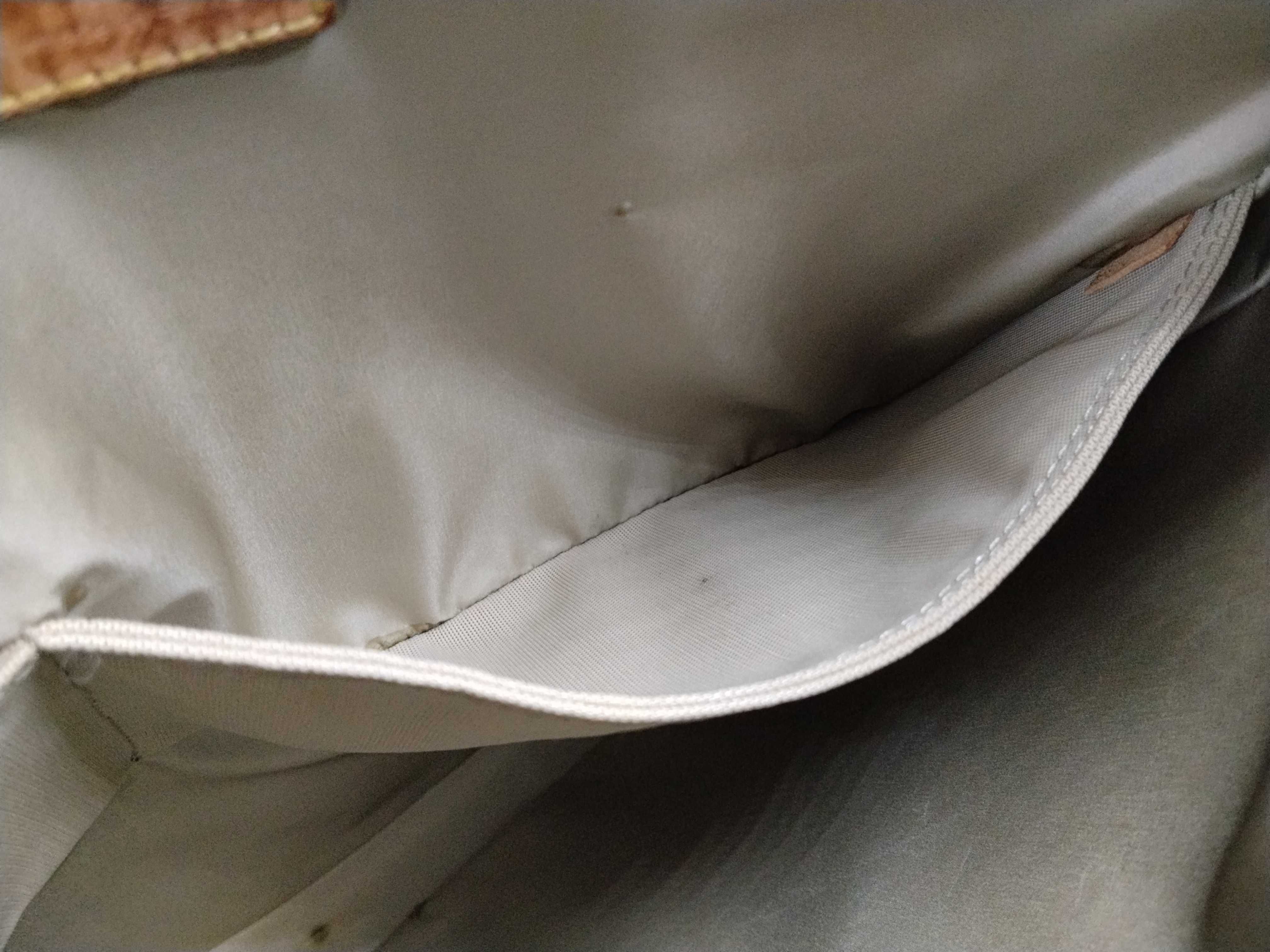 Damier Geant Messager Shoulder Bag — view 11
