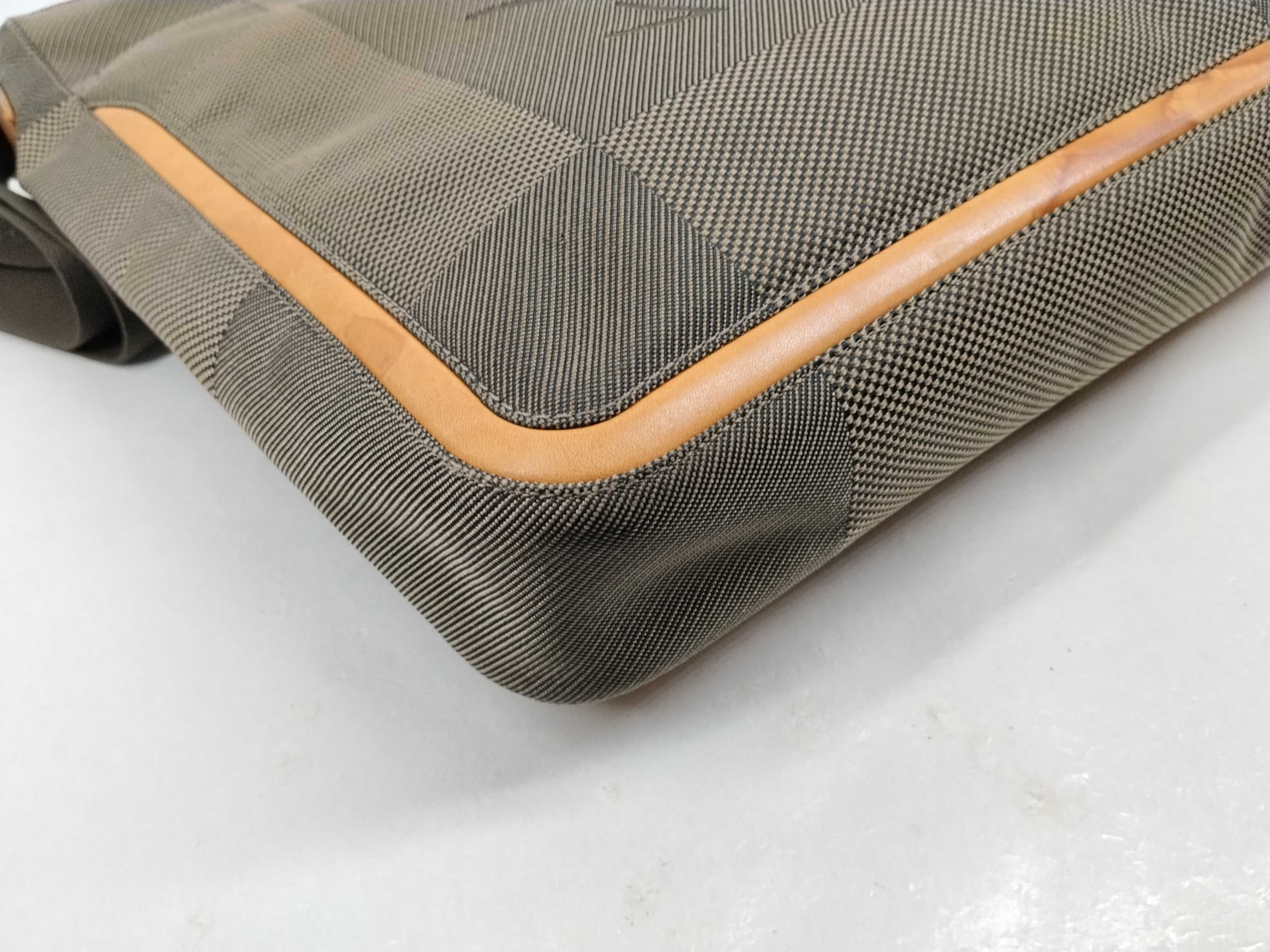Damier Geant Messager Shoulder Bag — view 4