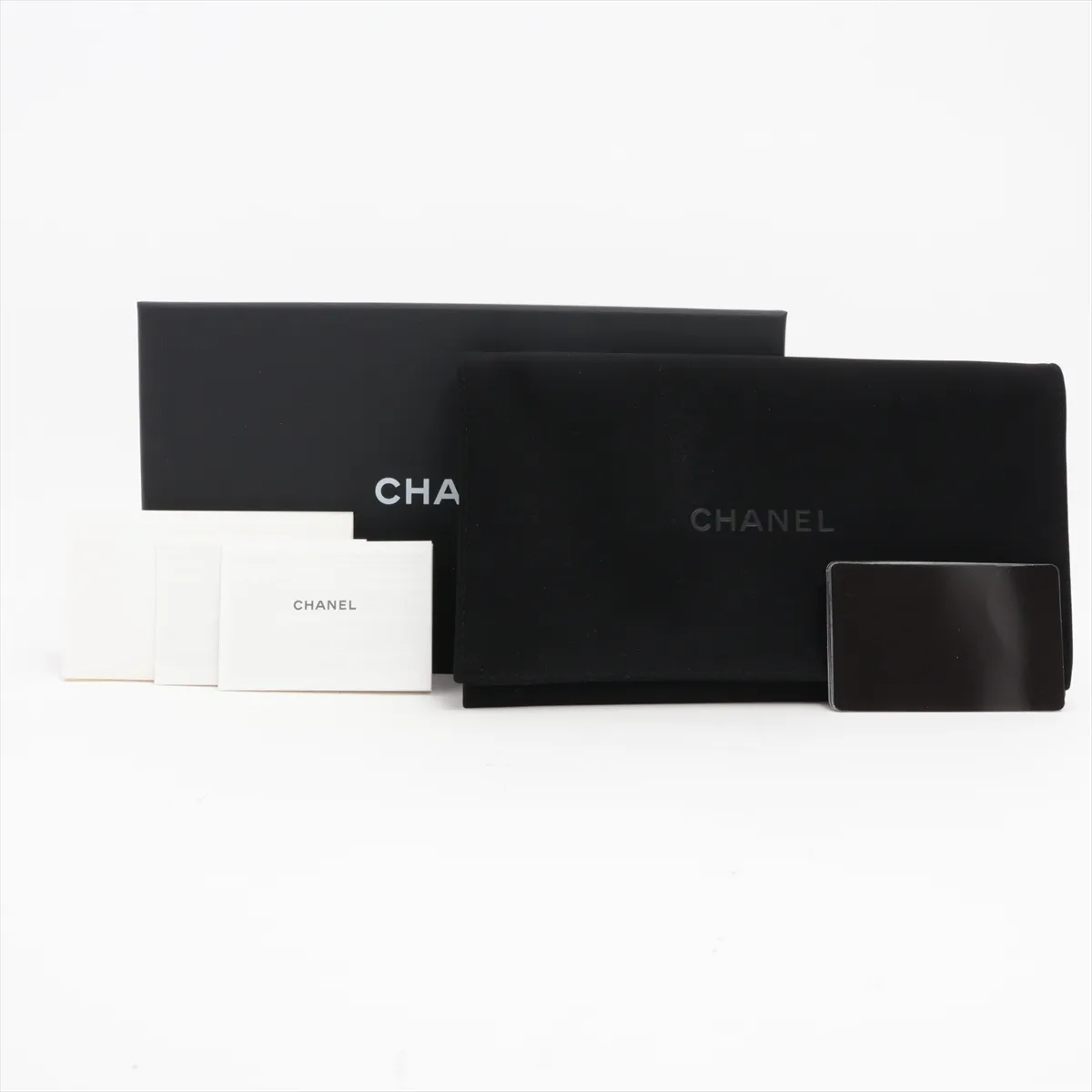 Matelasse Caviar Skin Compact Wallet Black Gold Hardware U9HK3711 — view 8