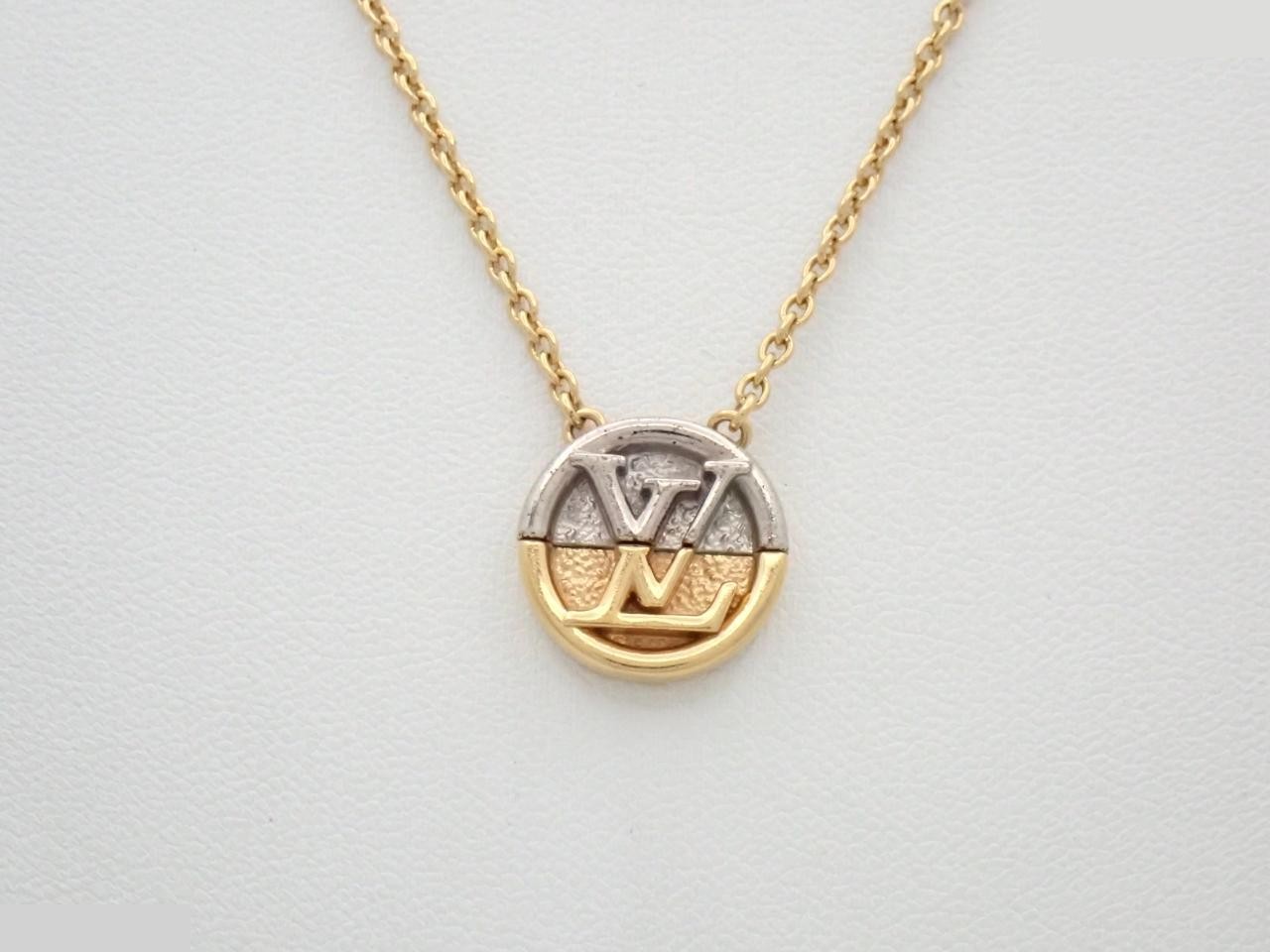 Collier L TO V (Necklace) Neck circumference approximately 49 cm