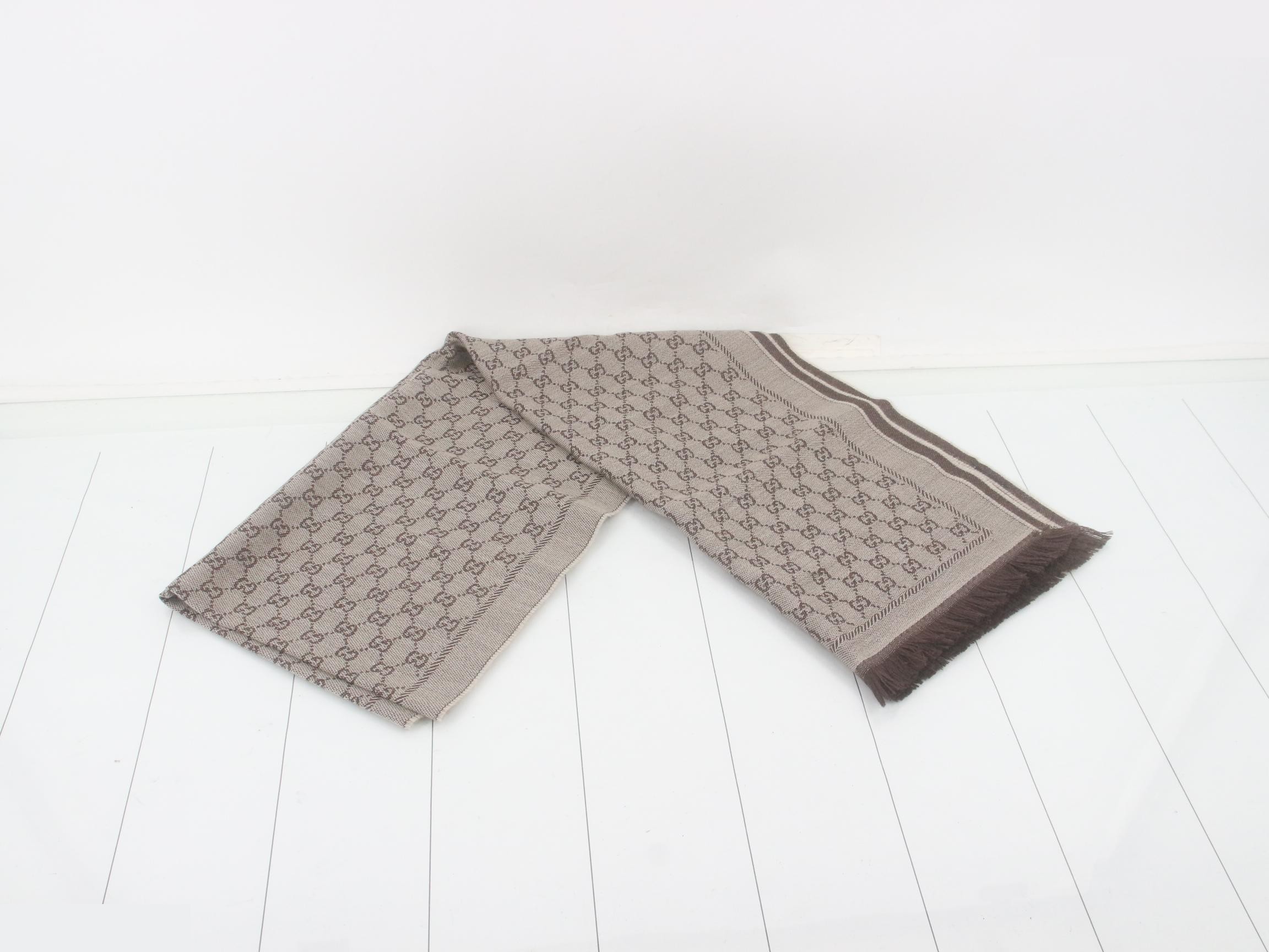 New tag, GG pattern, stole, brown — view 2