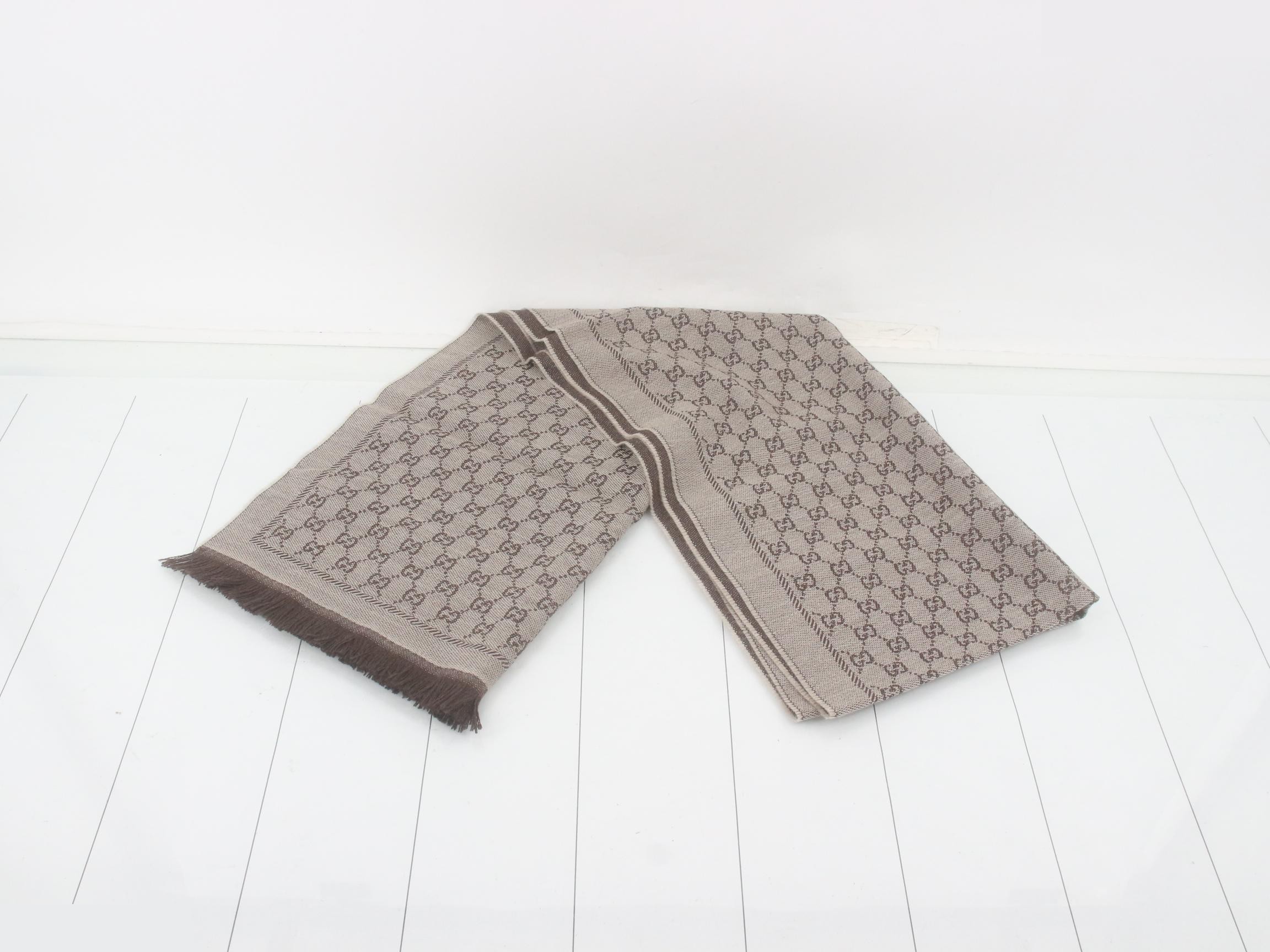 New tag, GG pattern, stole, brown — view 3