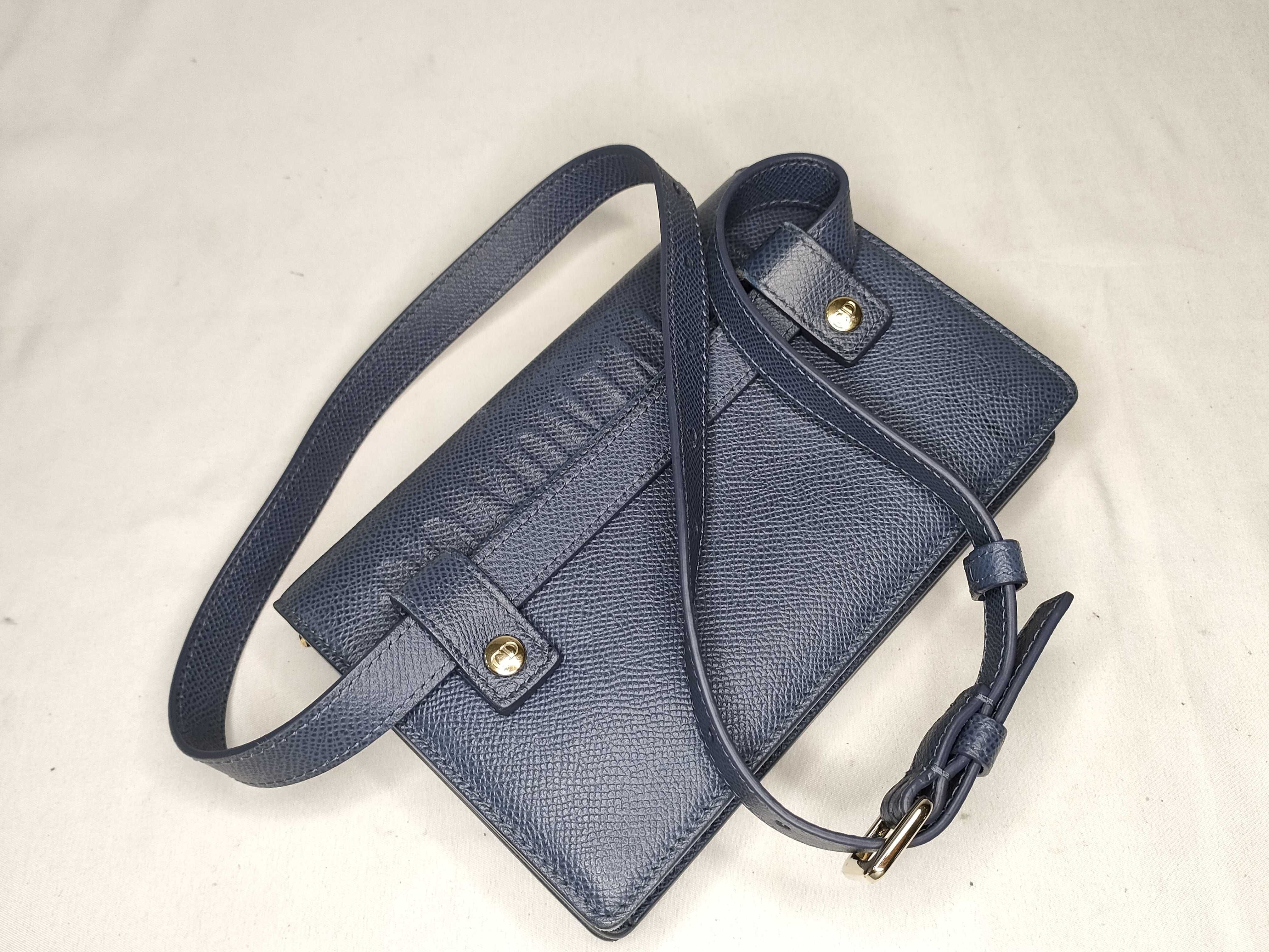 30 Montaigne Leather 2-Way Shoulder Bag Navy Shoulder Bag — view 3