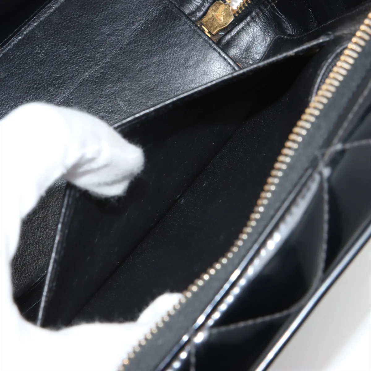 Matelasse Patent Leather 2WAY Handbag Black Gold Hardware — view 9
