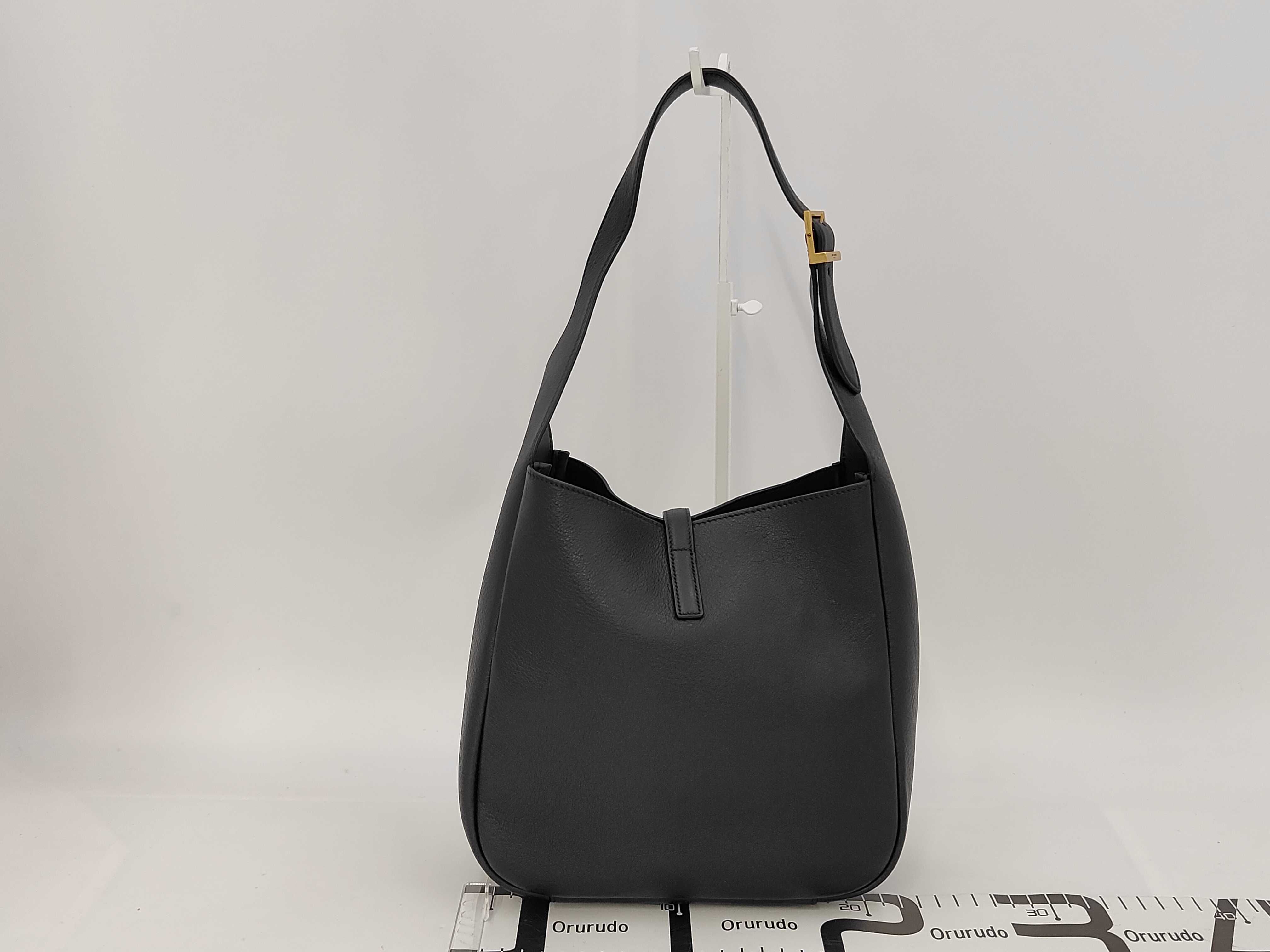 Hobo Small Underarm Bag Shoulder Bag — view 2