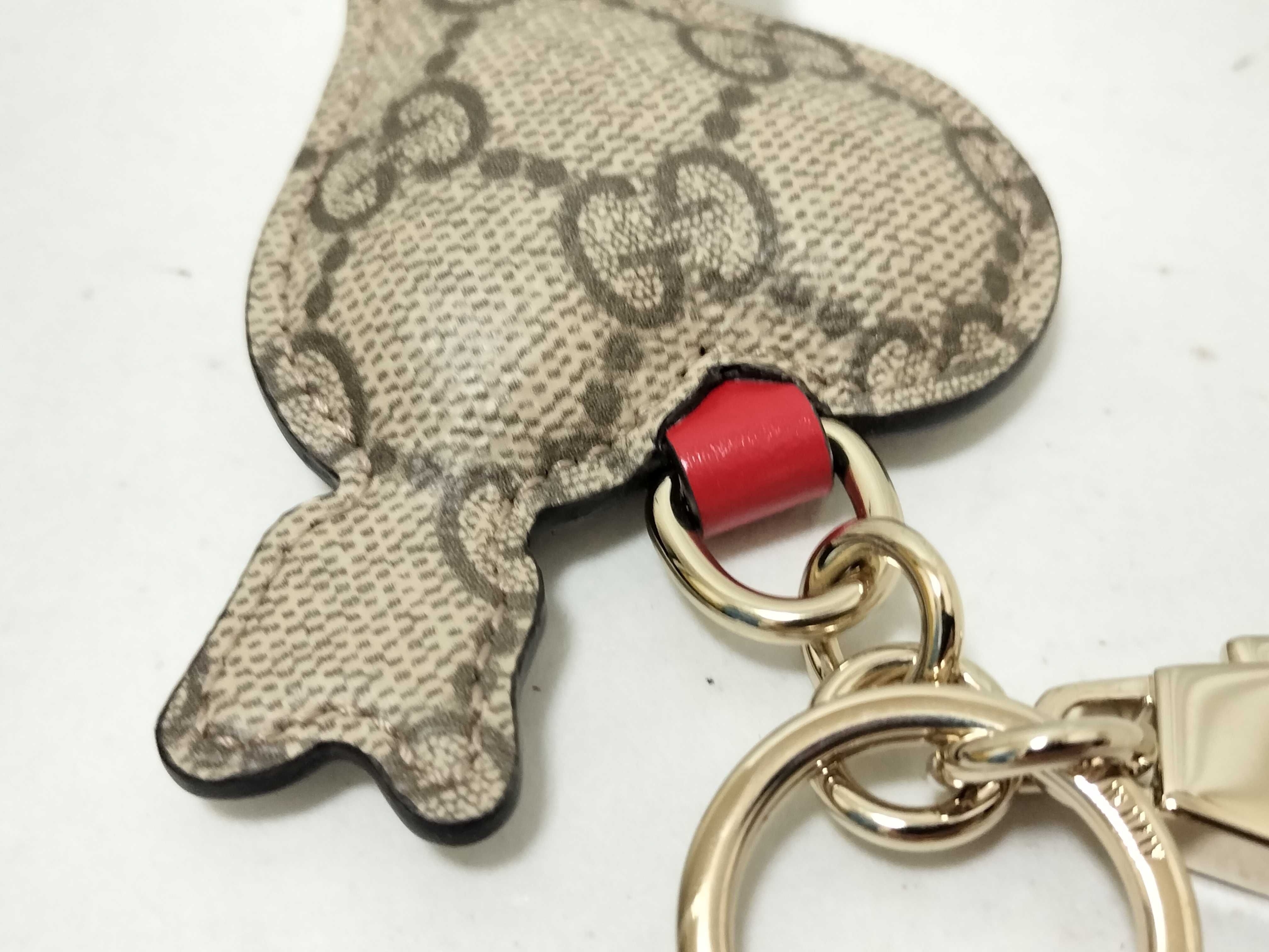 Unused Keyring GG Heart Key Case/Keychain — view 6