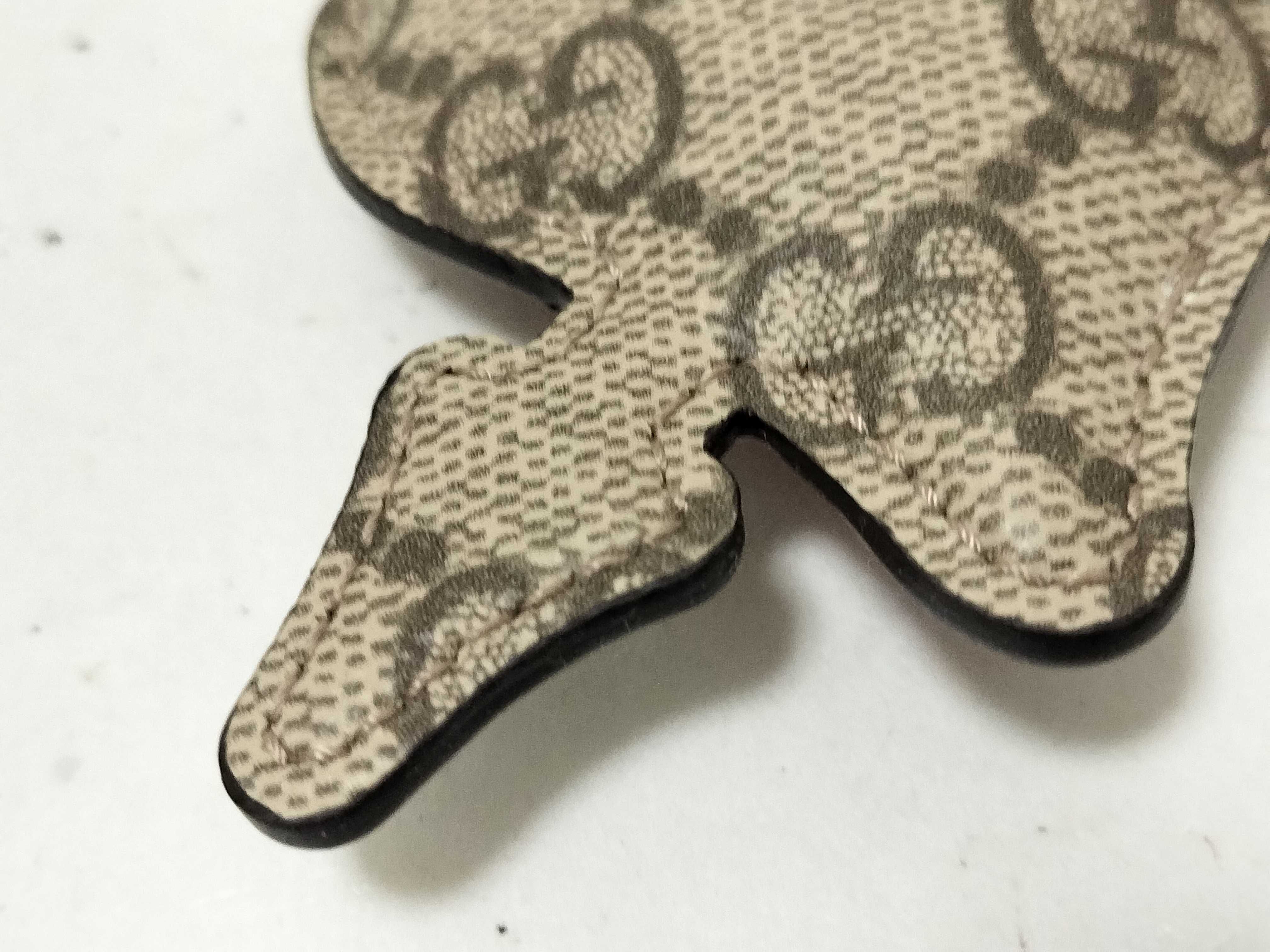 Unused Keyring GG Heart Key Case/Keychain — view 7