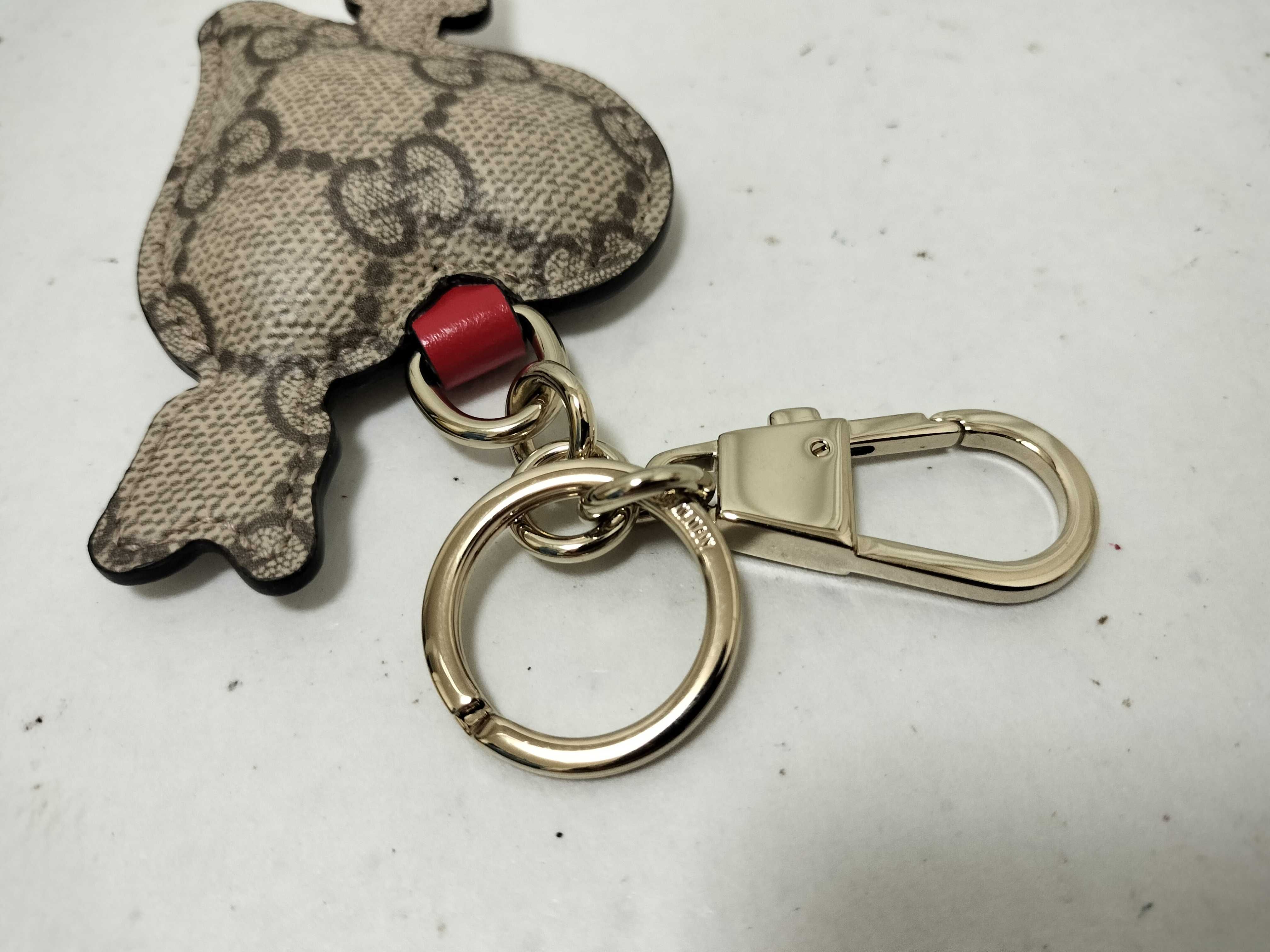 Unused Keyring GG Heart Key Case/Keychain — view 9