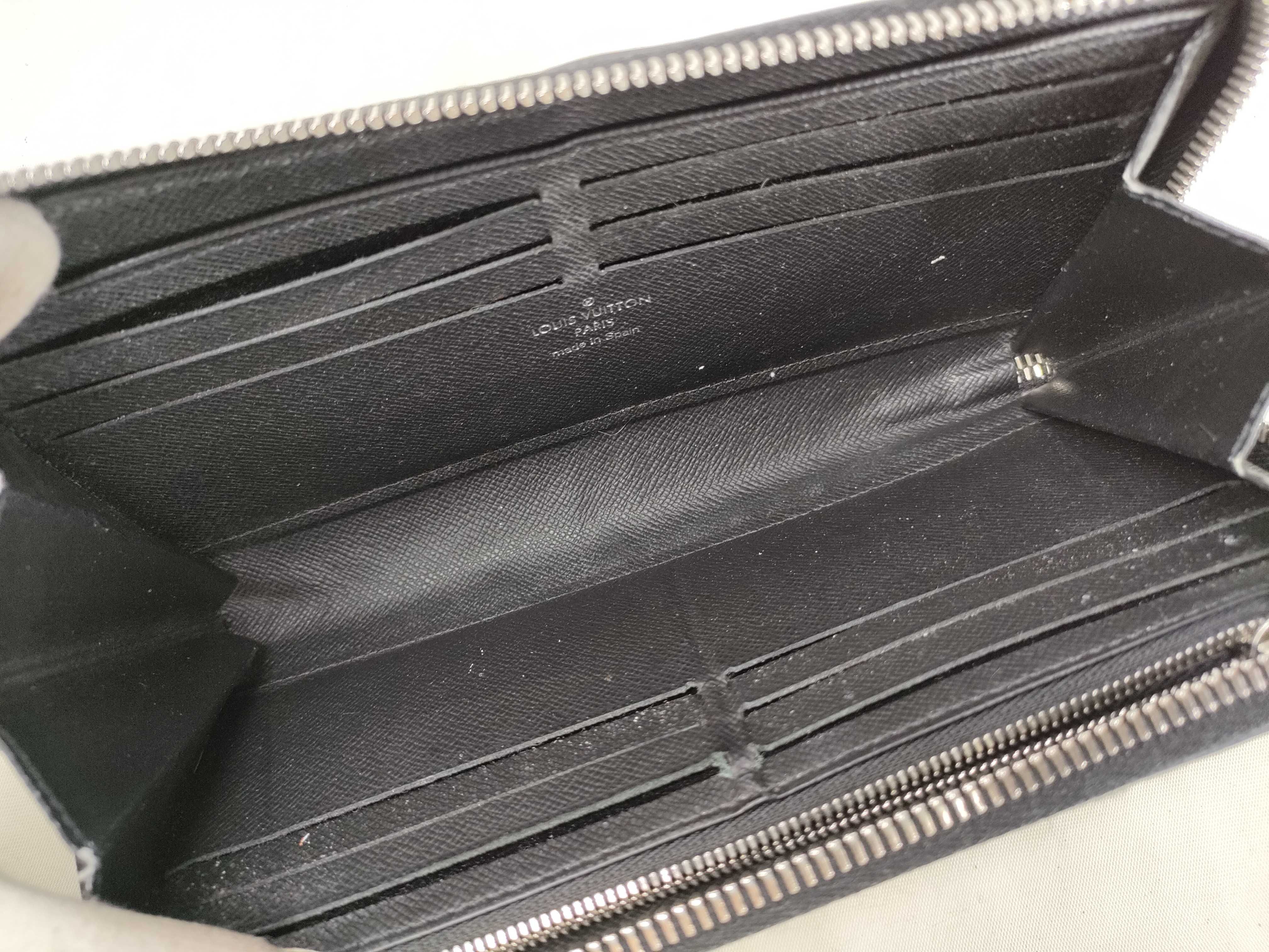 Taiga M69409 Taiga Zippy Dragonne Wallet — view 11