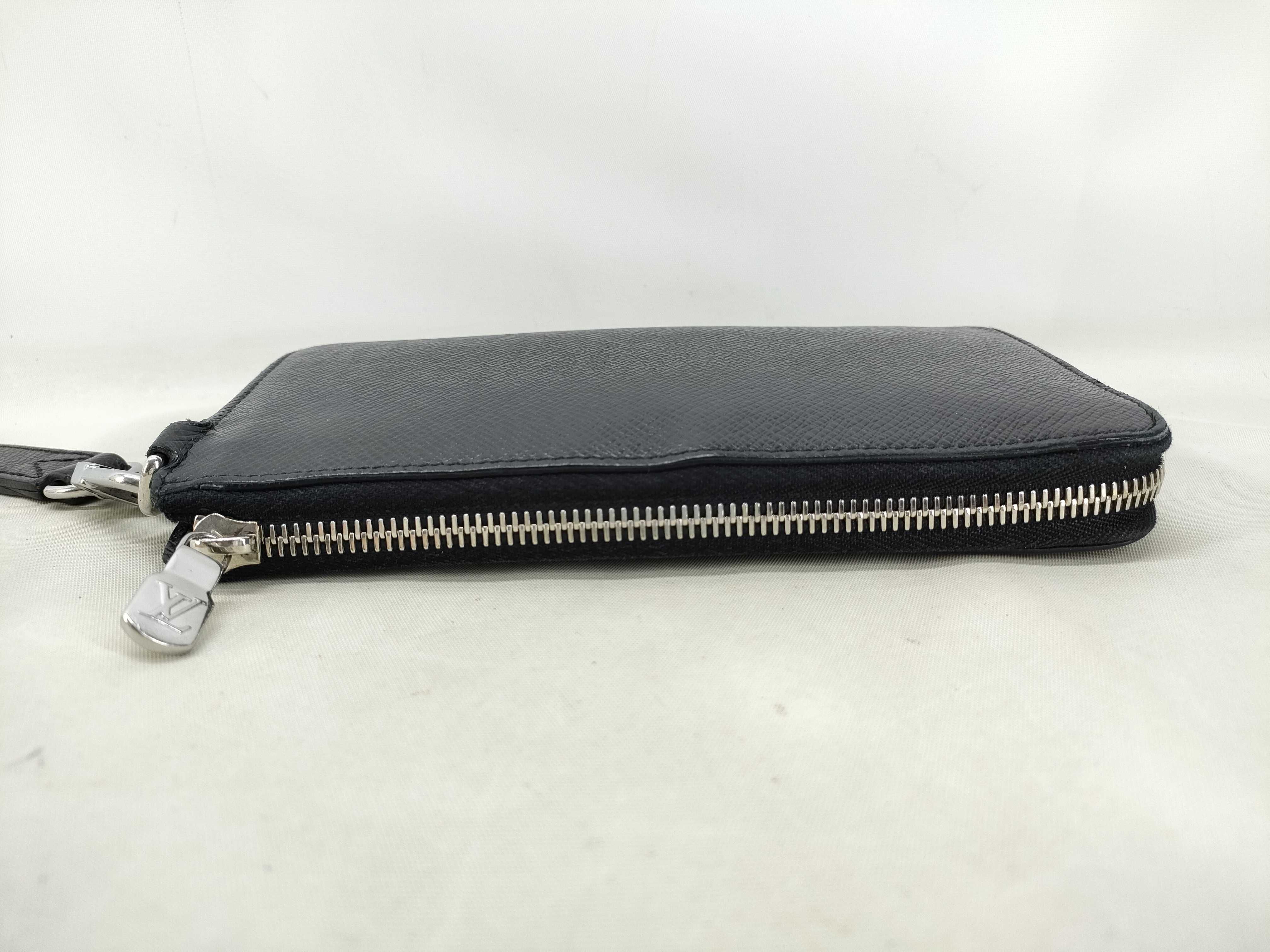 Taiga M69409 Taiga Zippy Dragonne Wallet — view 5