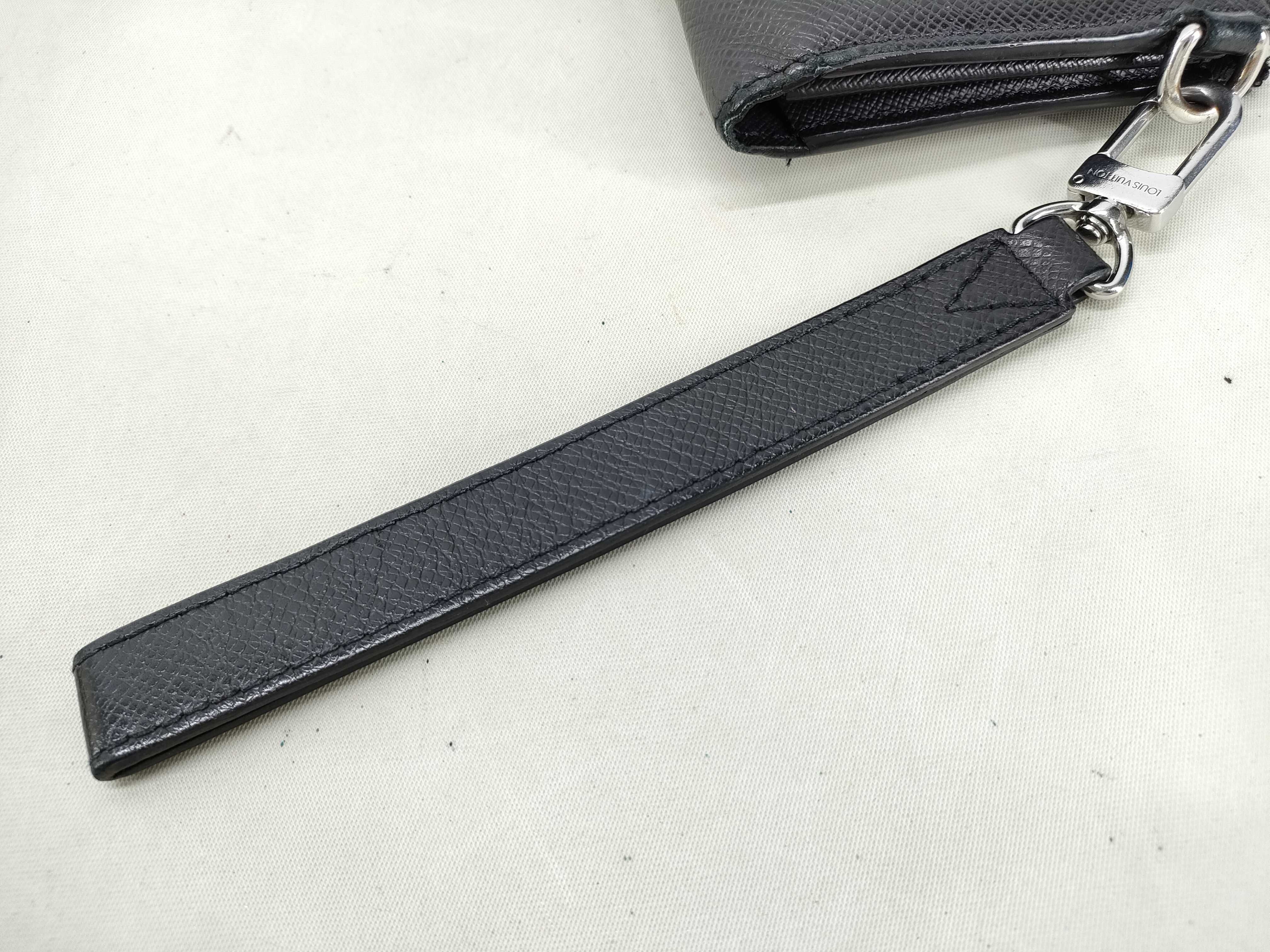 Taiga M69409 Taiga Zippy Dragonne Wallet — view 7