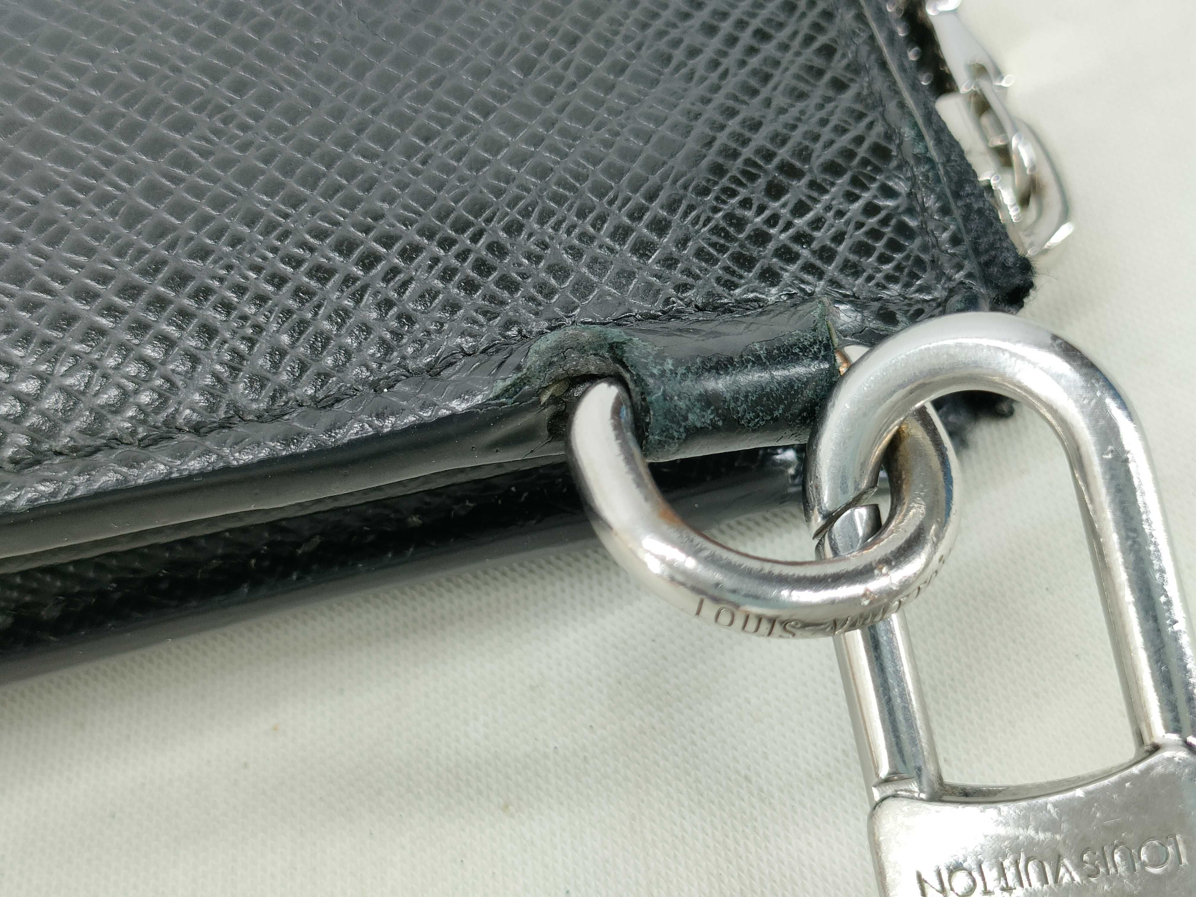 Taiga M69409 Taiga Zippy Dragonne Wallet — view 9