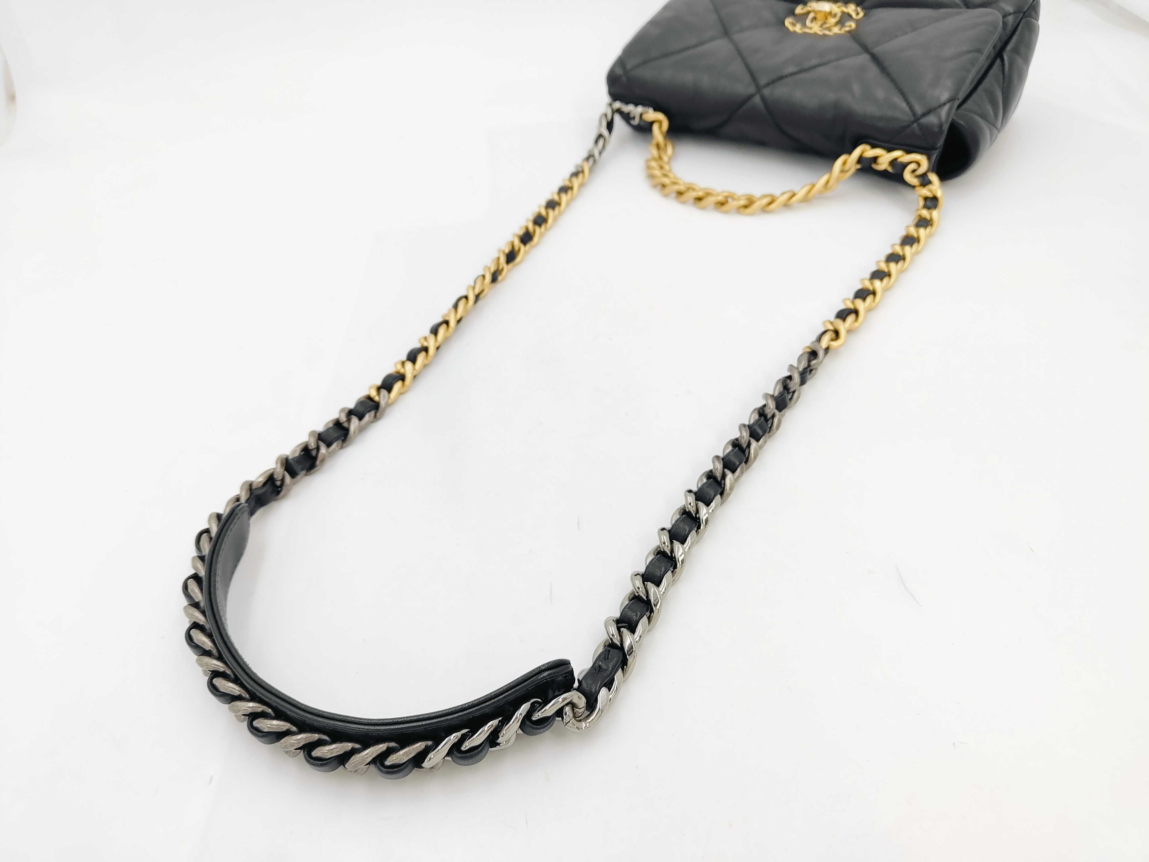 19 Bag, Black Quilted Lambskin, Small, Gold Hardware, Serial No. 31, with Card, Shoulder Bag — view 3
