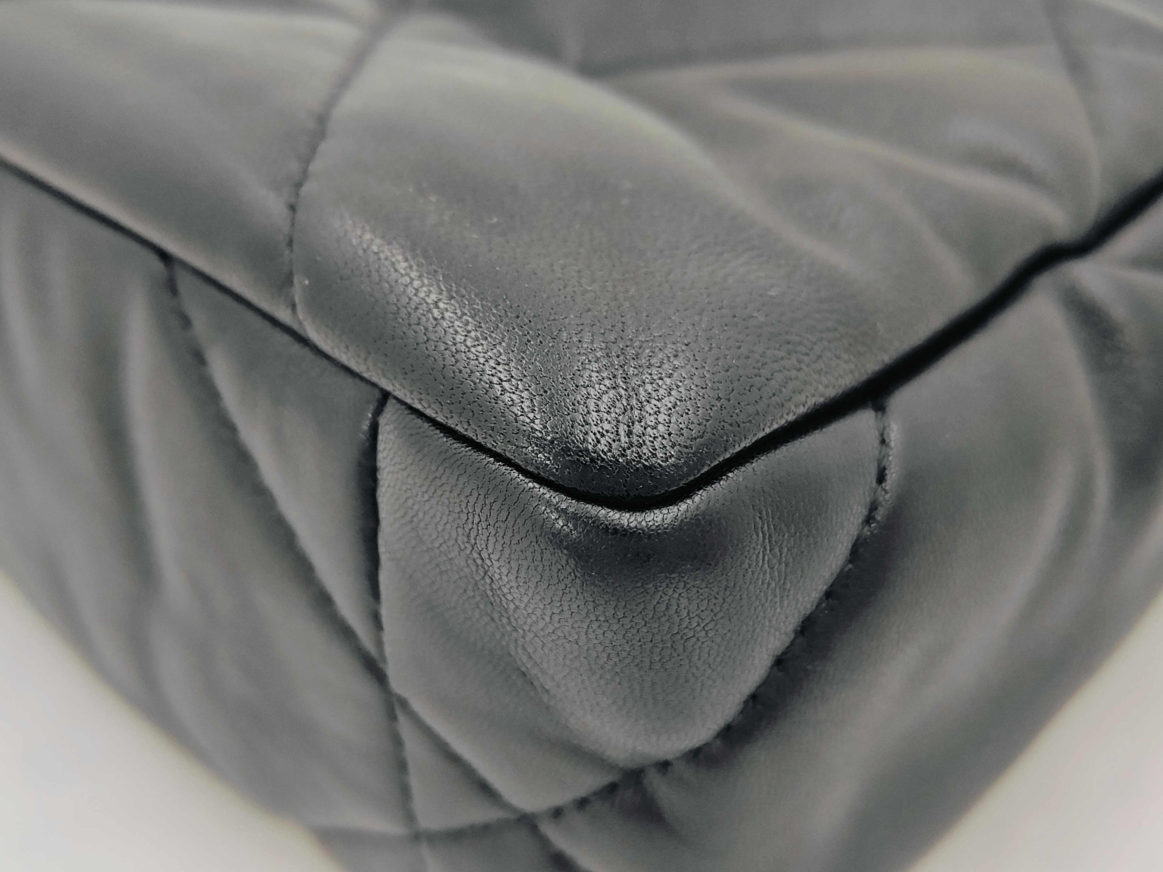 19 Bag, Black Quilted Lambskin, Small, Gold Hardware, Serial No. 31, with Card, Shoulder Bag — view 8