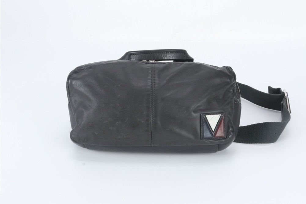 Fast Gaston V Line M50445 Leather 2WAY Body Bag — view 2