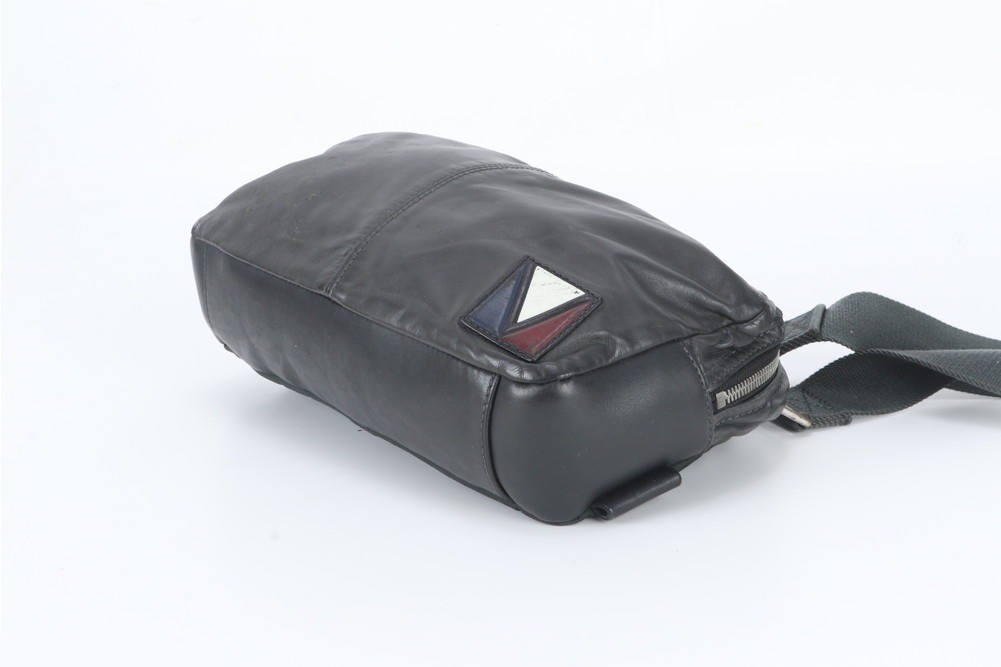 Fast Gaston V Line M50445 Leather 2WAY Body Bag — view 5