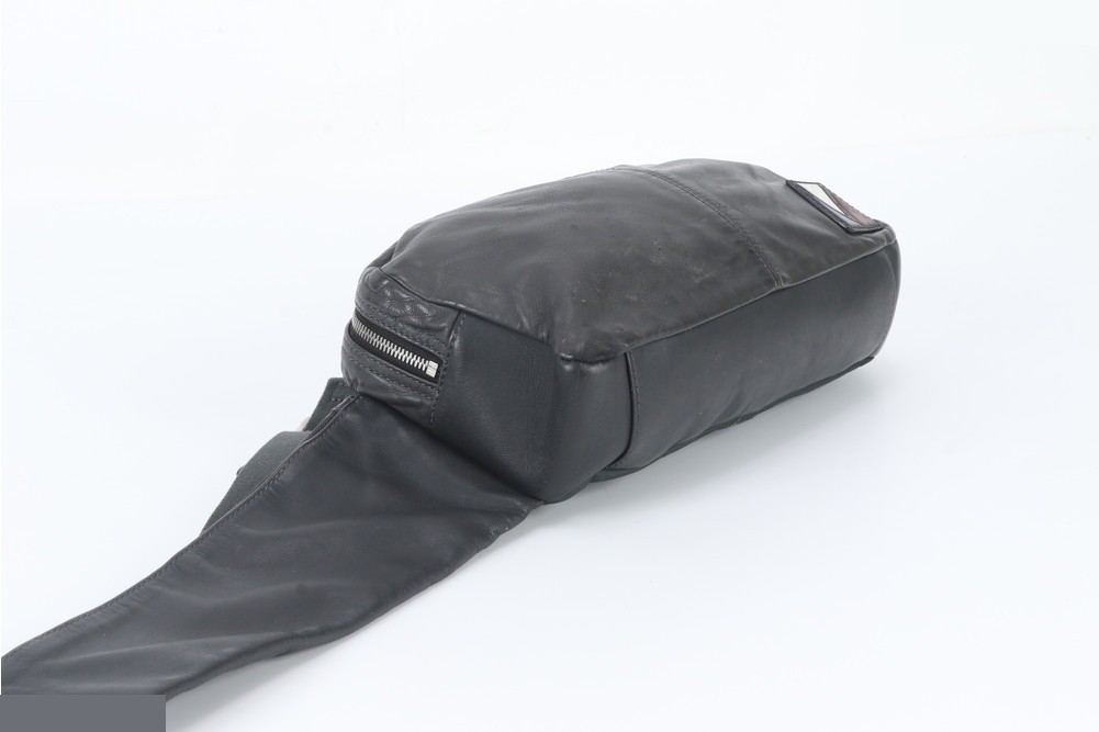 Fast Gaston V Line M50445 Leather 2WAY Body Bag — view 6