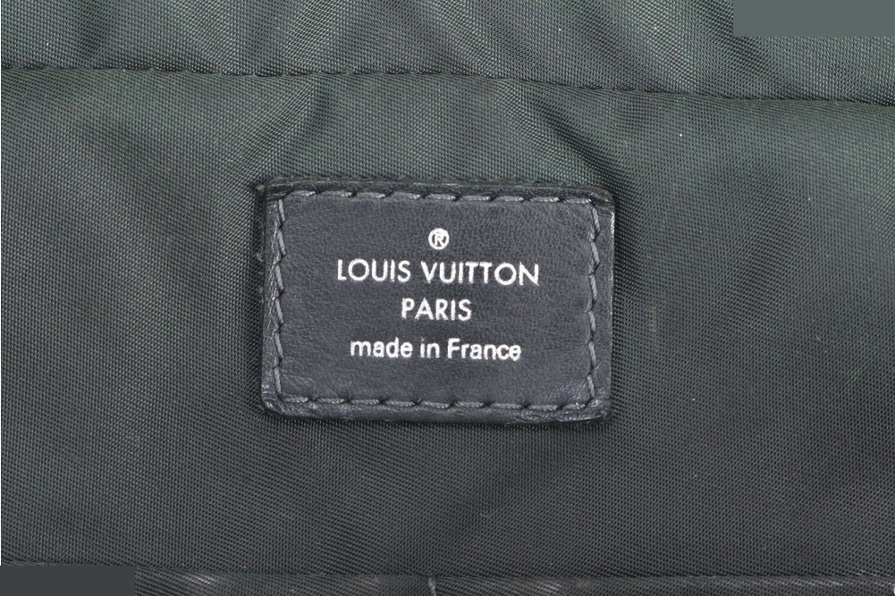 Fast Gaston V Line M50445 Leather 2WAY Body Bag — view 9