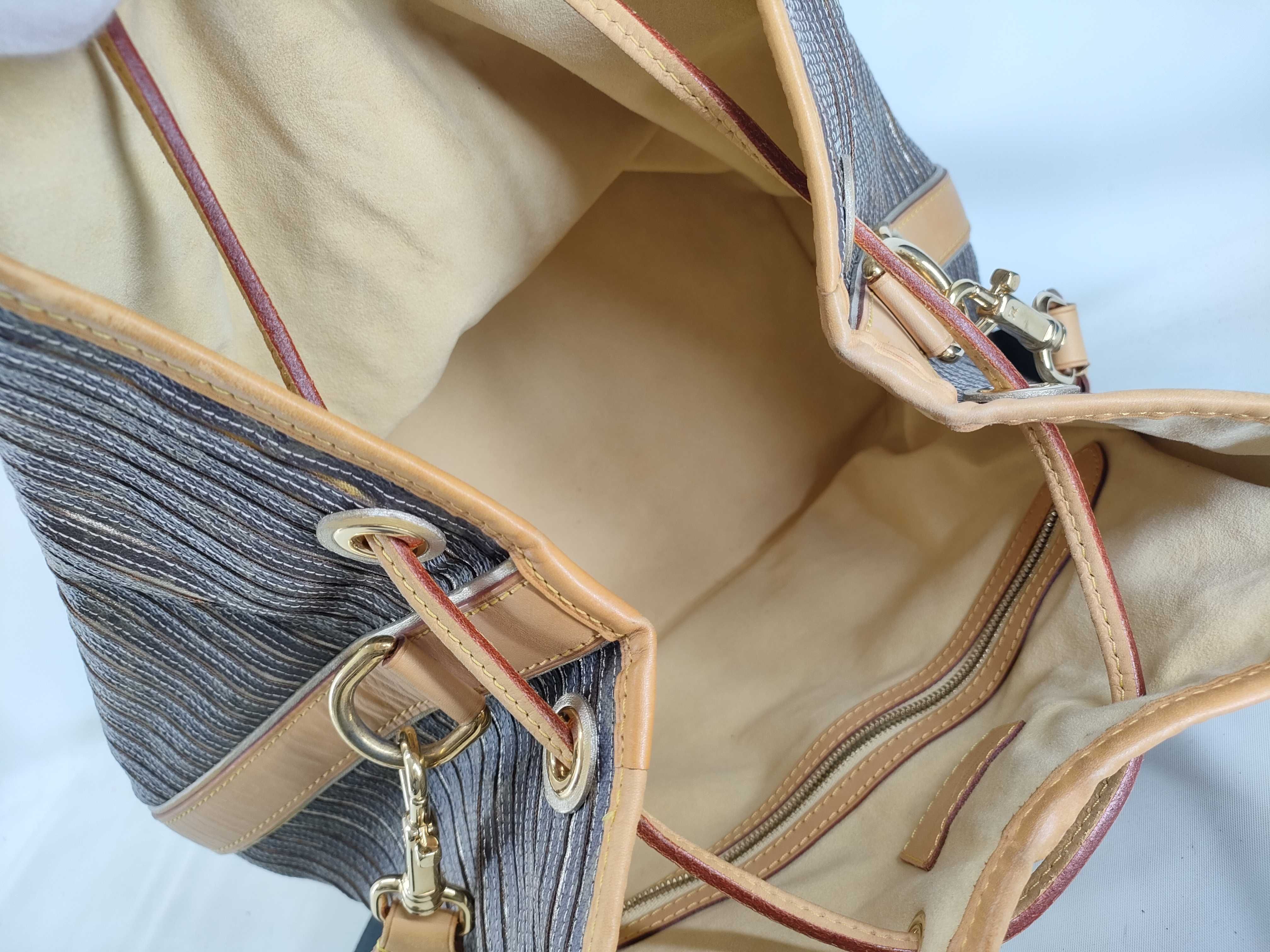 Monogram Louis Vuitton Nano Noe 2-Way Handbag — view 9