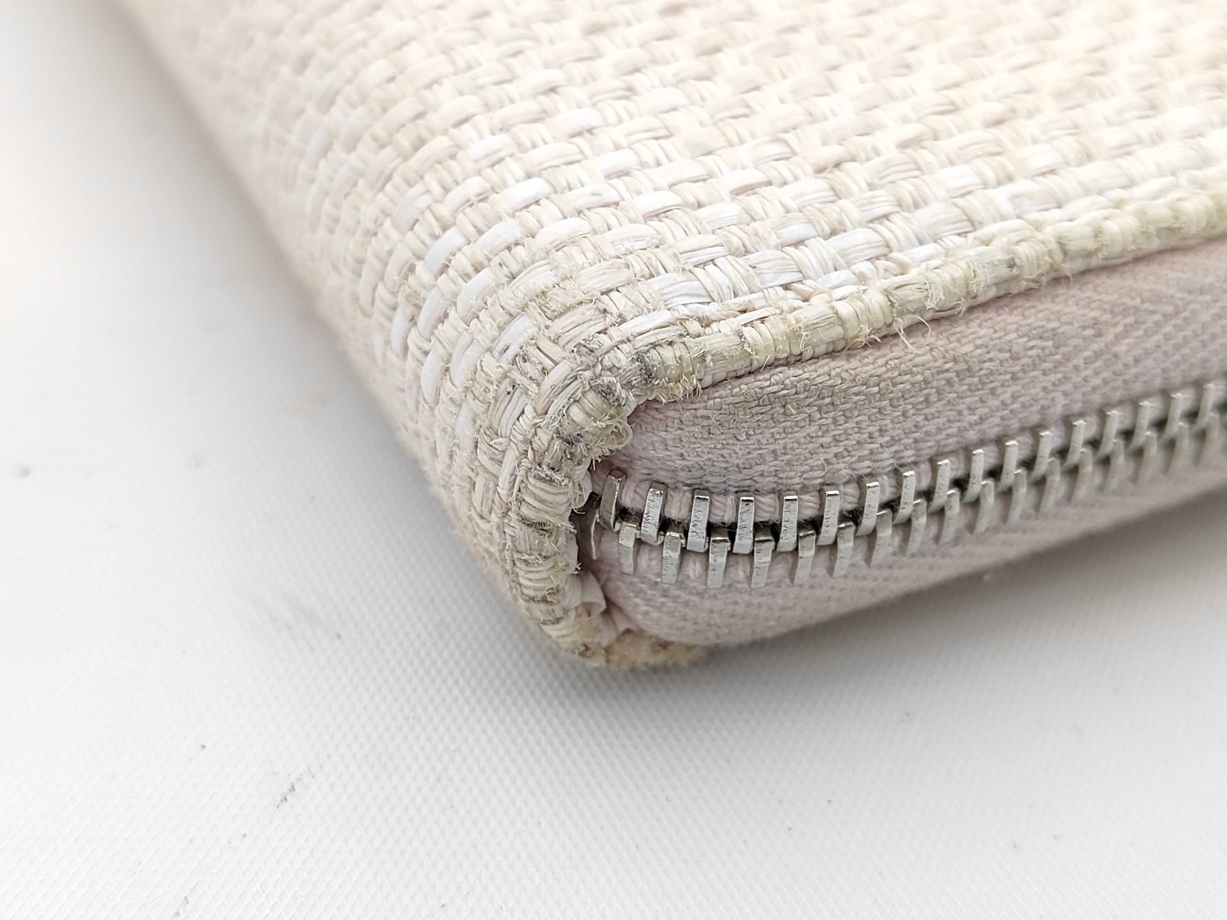 Deauville Line Round Zipper Long Wallet — view 3
