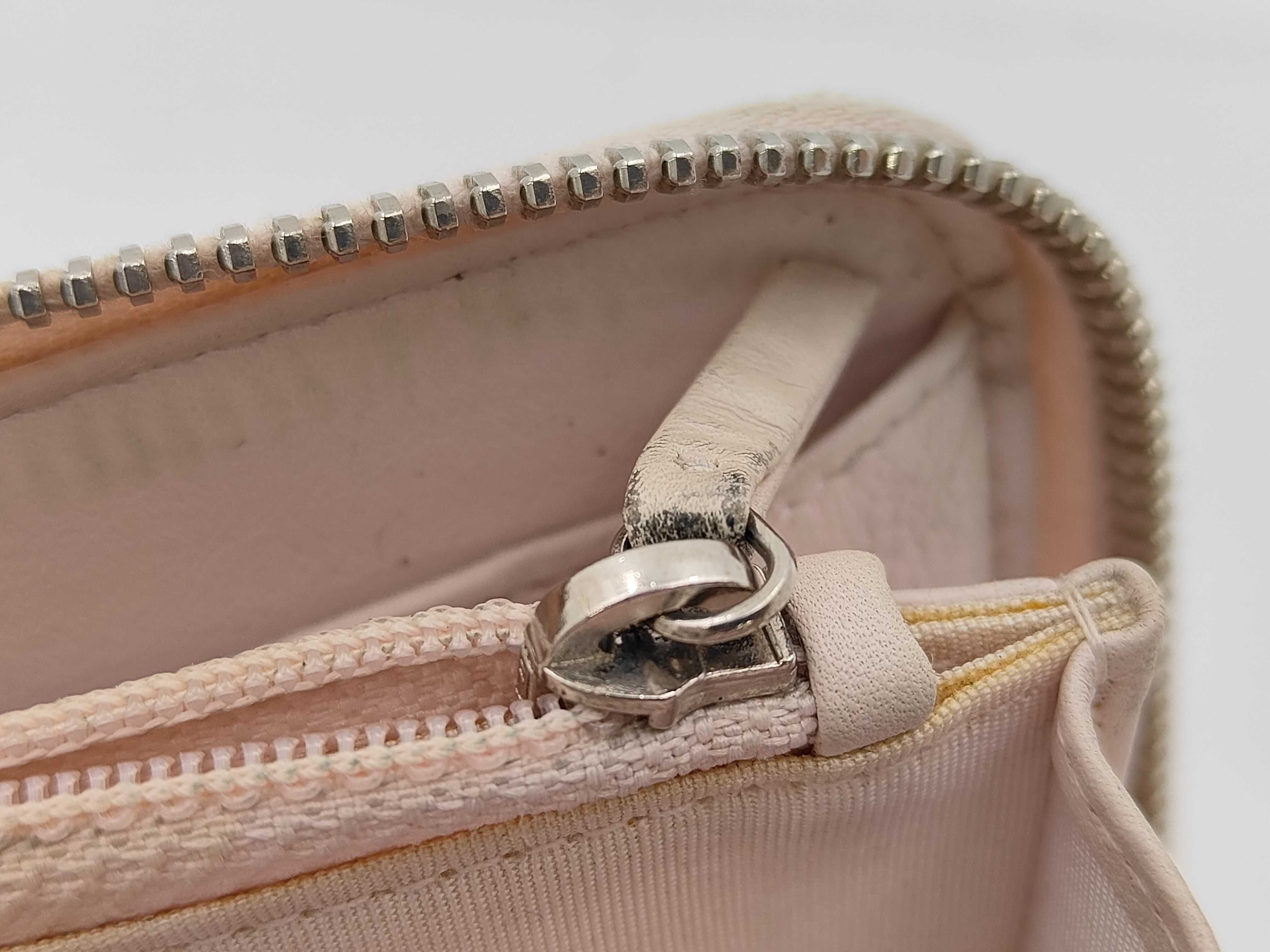 Deauville Line Round Zipper Long Wallet — view 9