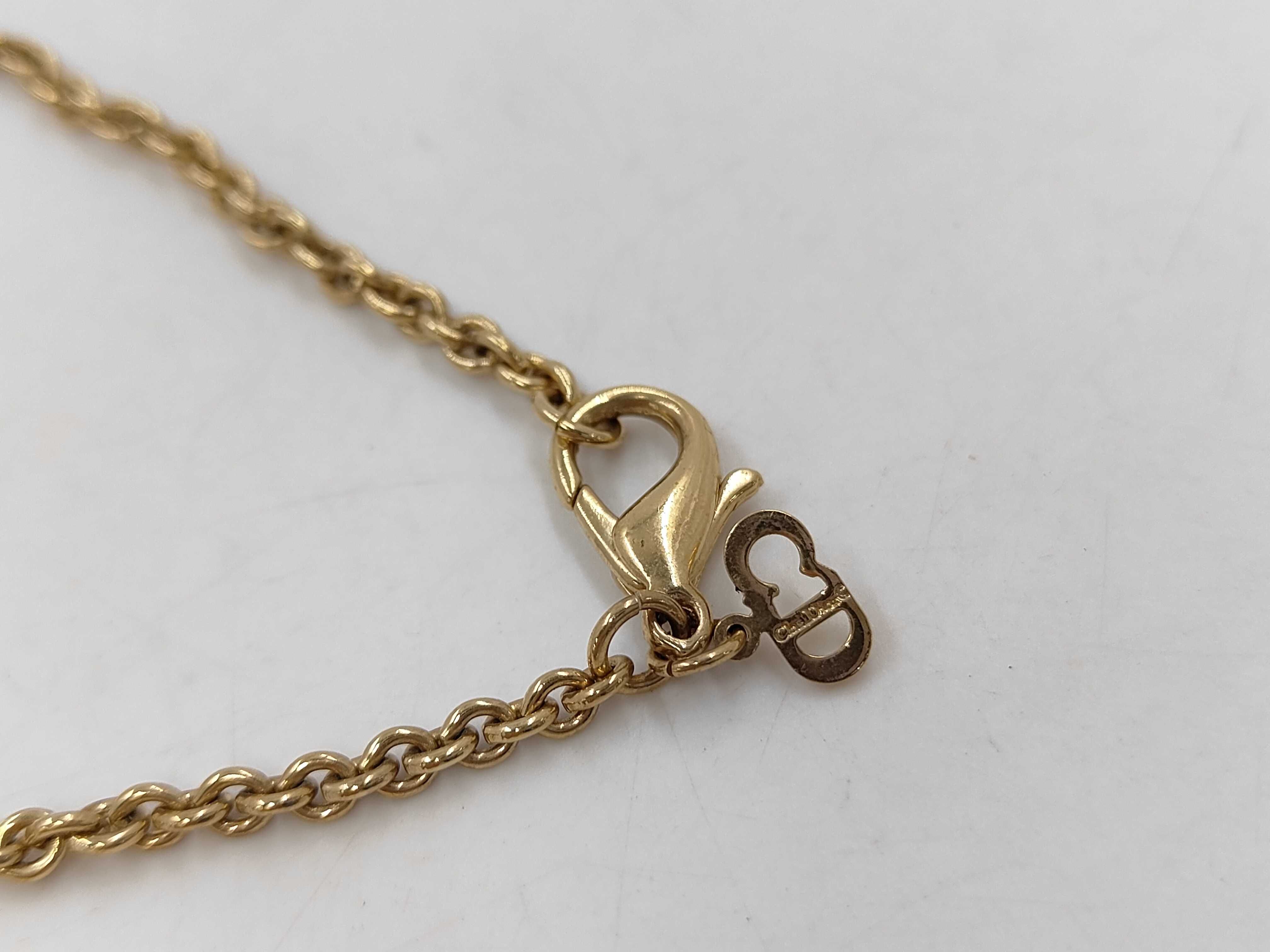 necklace — view 3