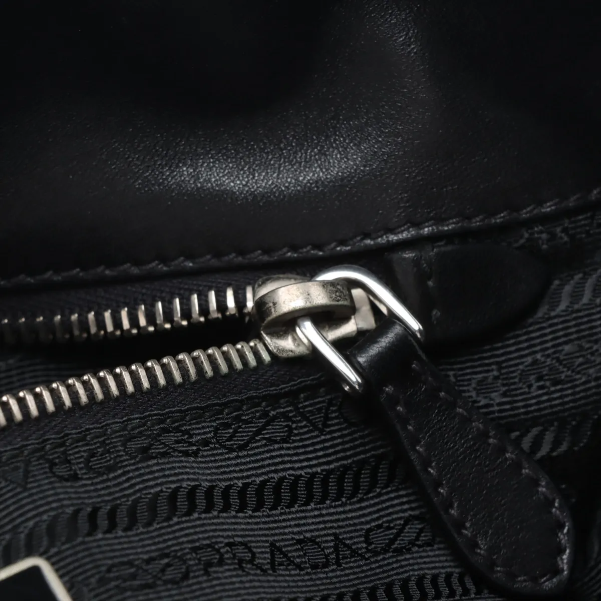 Tessuto Nylon x Leather Body Bag Black BN1703 Bearer Guarantee — view 11