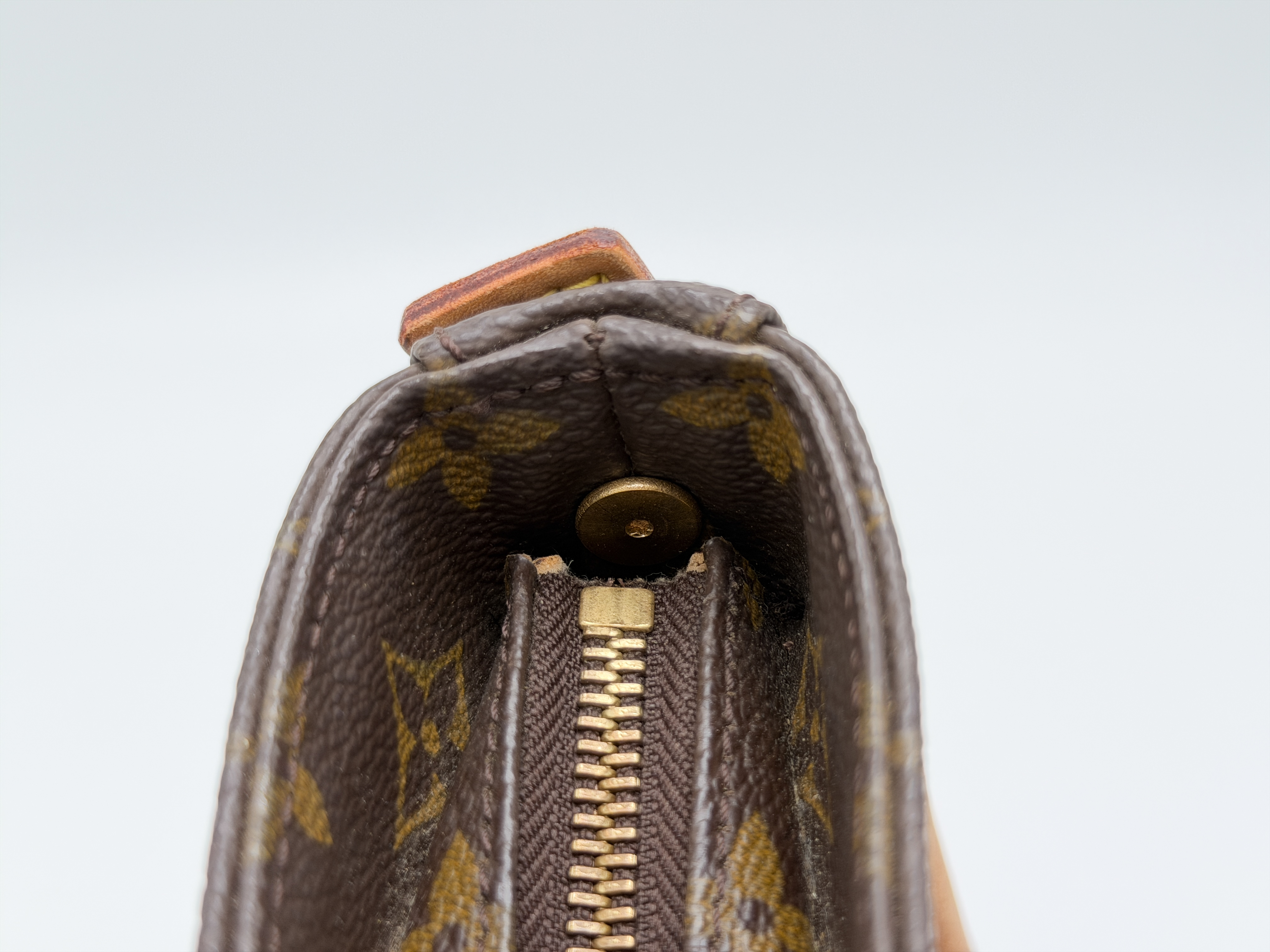 Monogram M51145 Looping GM Shoulder Bag — view 11