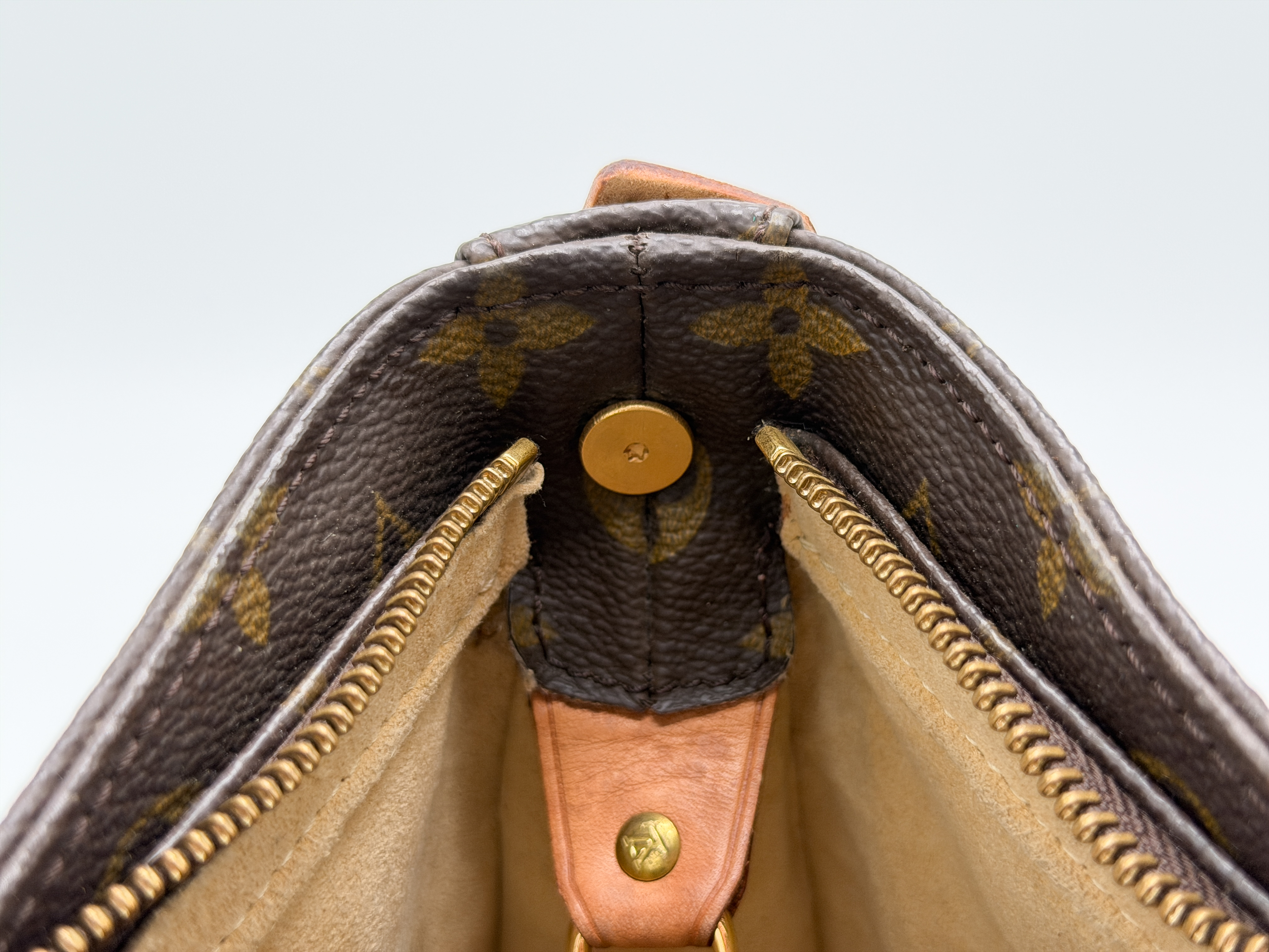 Monogram M51145 Looping GM Shoulder Bag — view 10