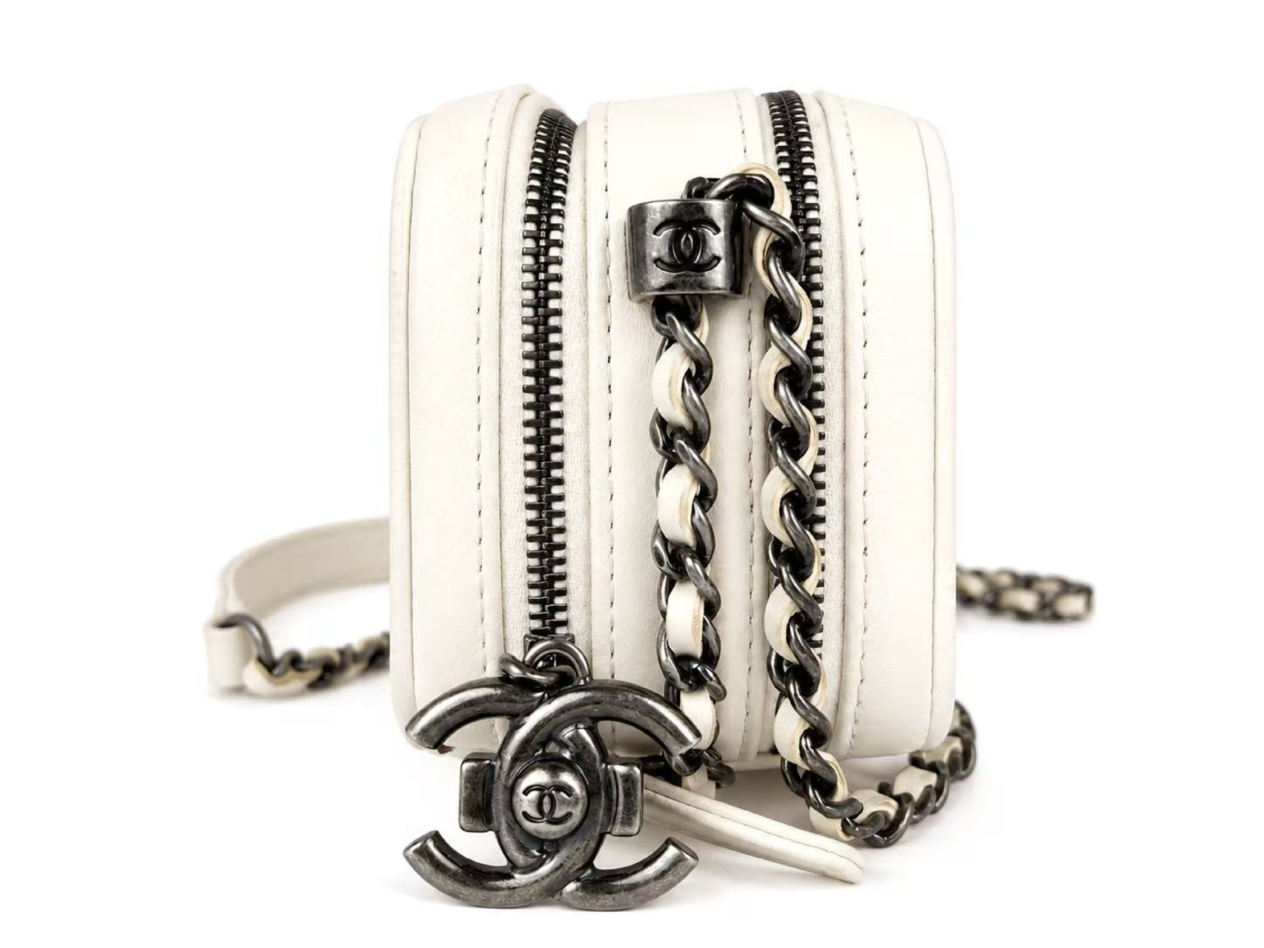 Leather Boy Chanel Hardware Chain Shoulder Bag — view 5