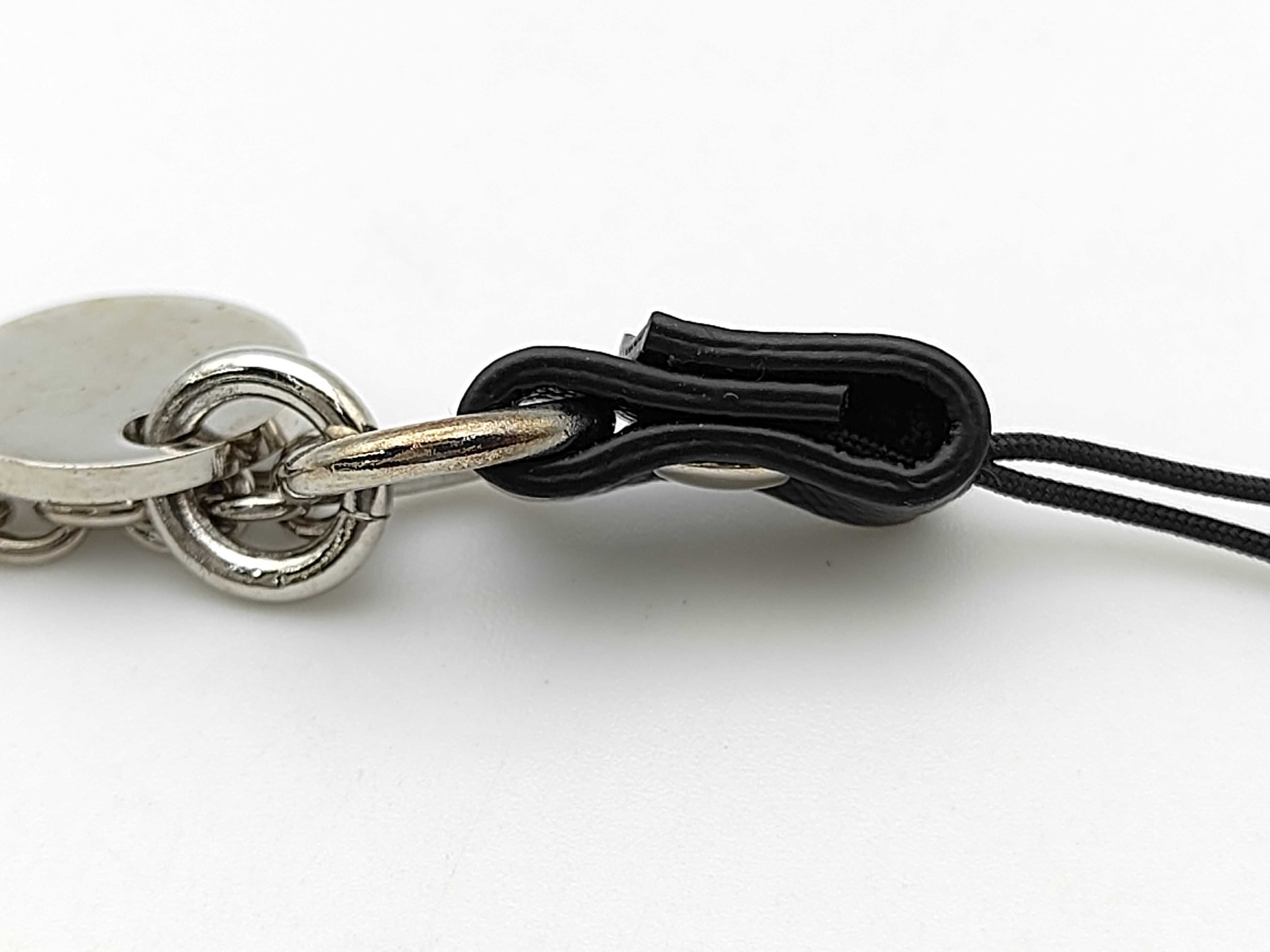 charm — view 4