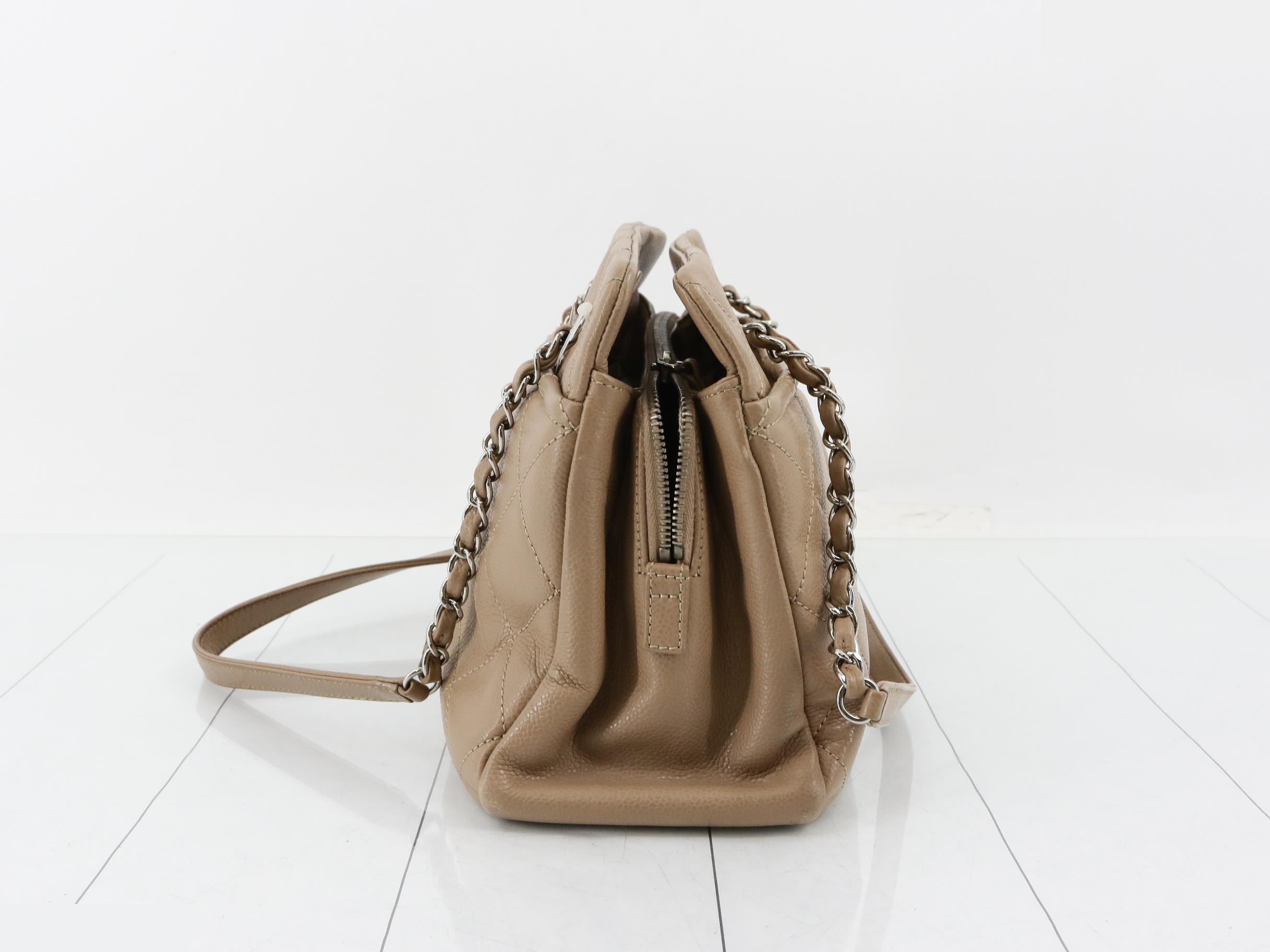 Caviar skin (bag) - Shoulder bag - Seal — view 4