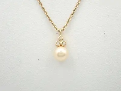 necklace, chain approximately 44cm