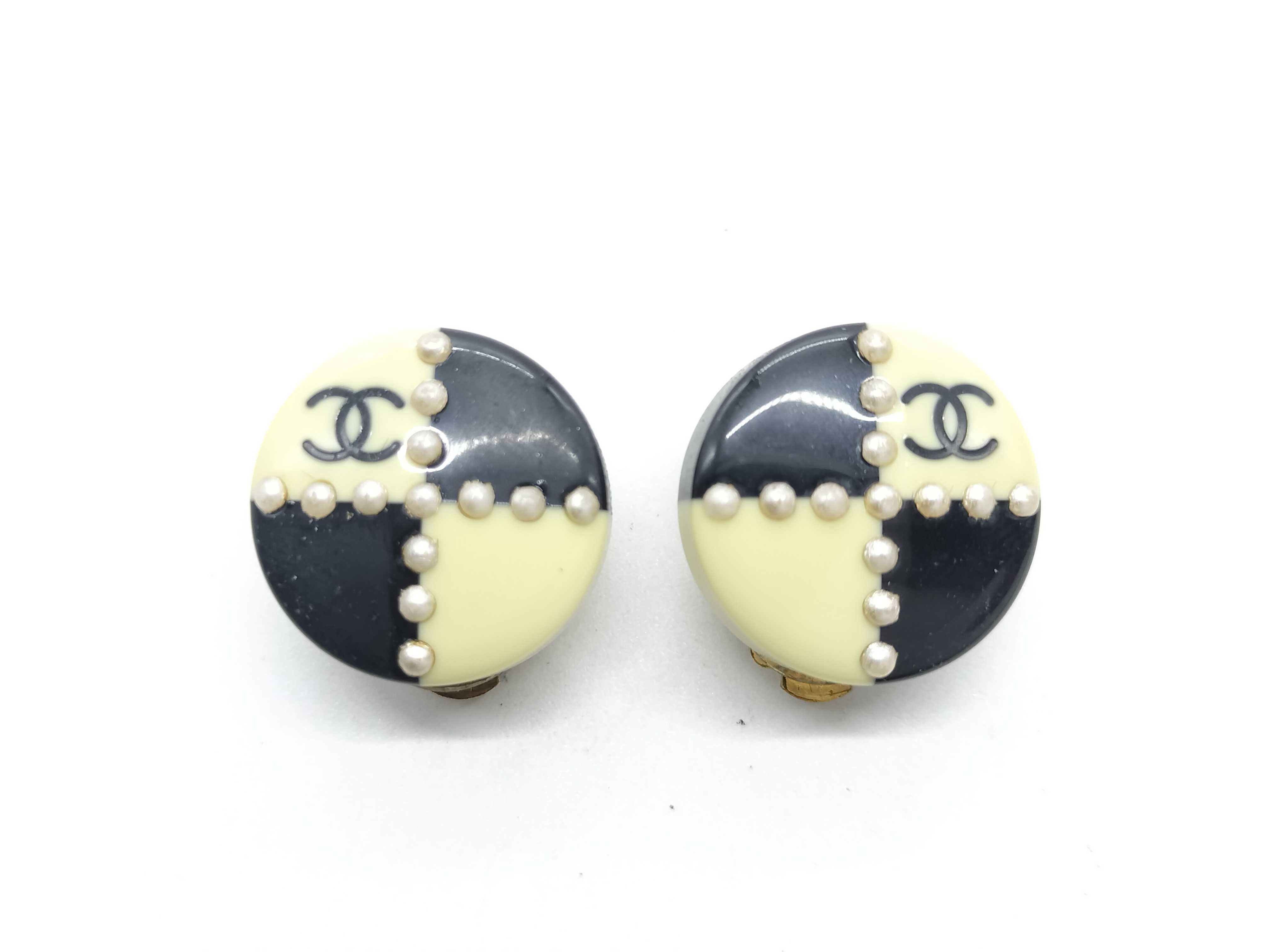 02A Coco Mark Faux Pearl Earrings