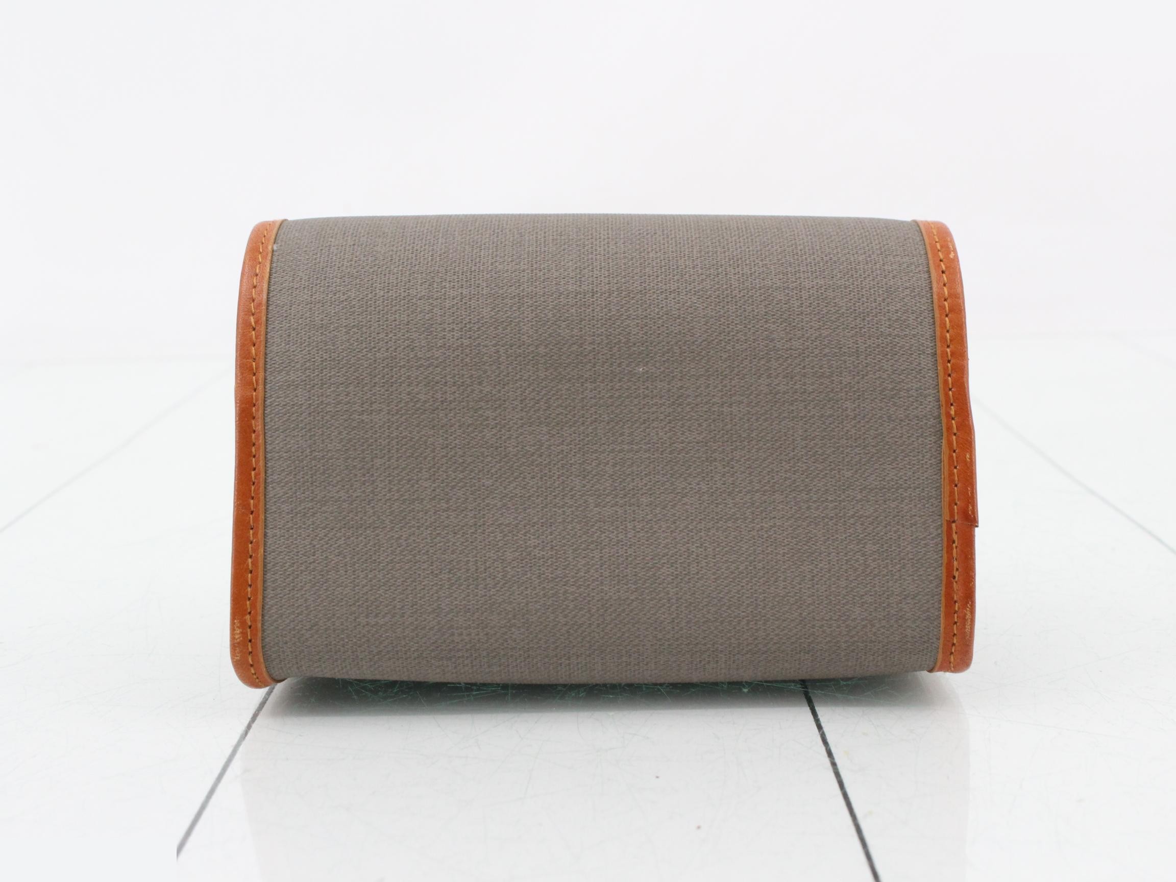 pouch — view 2