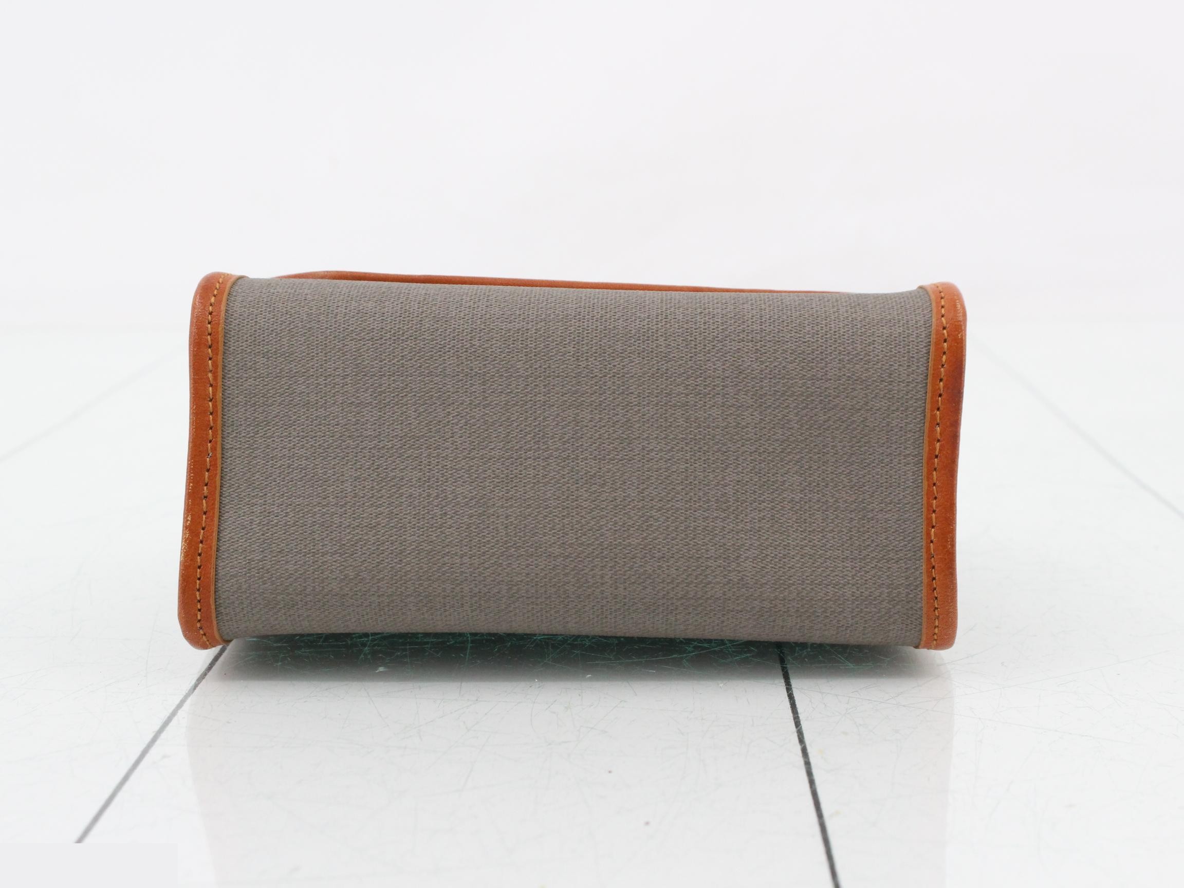 pouch — view 3