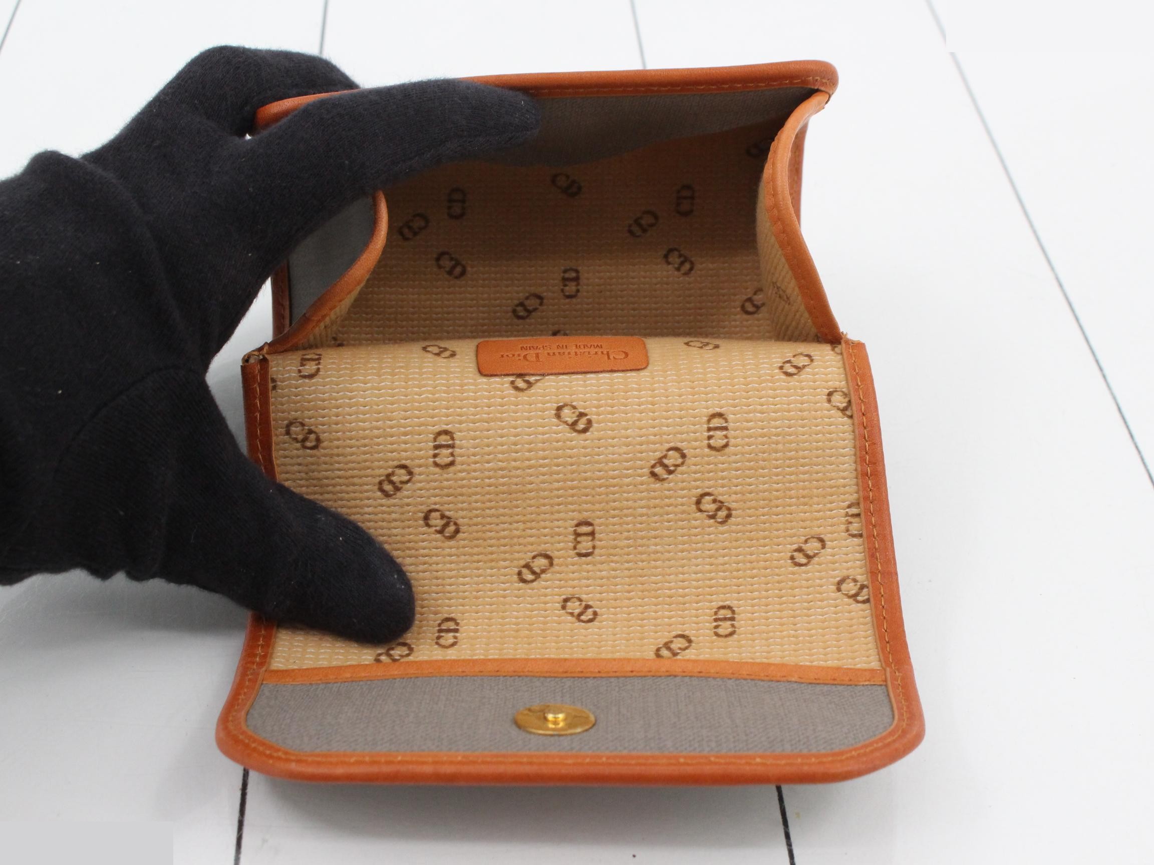 pouch — view 4