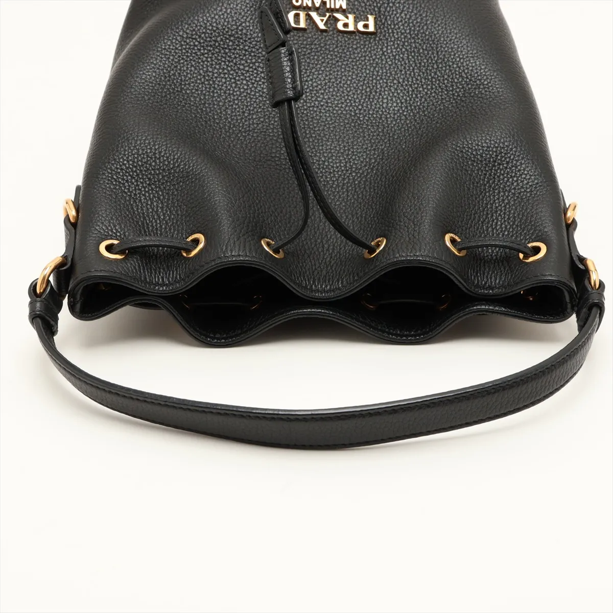 Vitello Phoenix Leather 2-Way Shoulder Bag, Black, 1BE072 — view 5