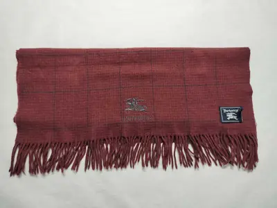 Nova Check lap blanket/shawl, Bordeaux, and other accessories.