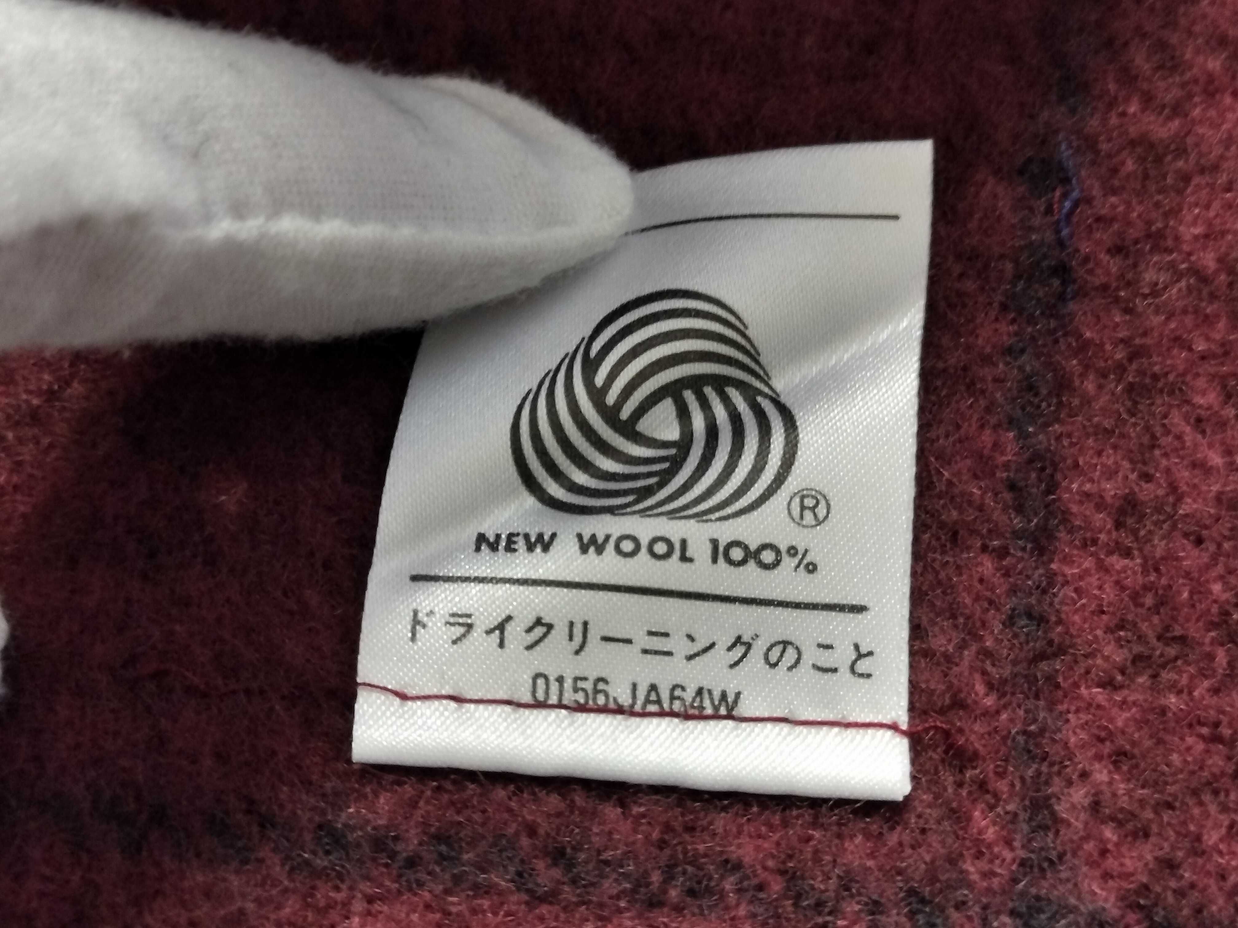 Nova Check lap blanket/shawl, Bordeaux, and other accessories. — view 5
